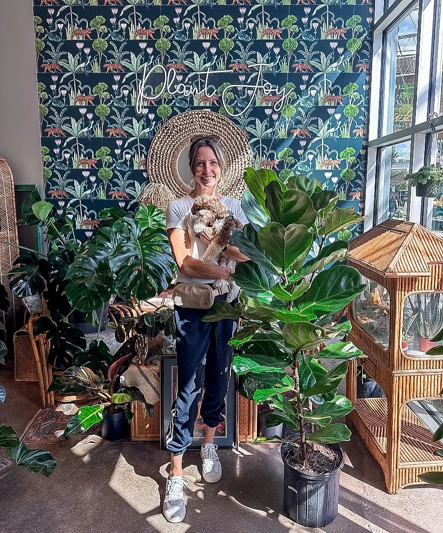 ANOTHER 
B E A utiful!!!!! Week happened at our Botanical Boutique!🌿

Our Two Legged AND four legged friends&hellip;.showed up rooting for your favorite little plant &amp; flower shop of HOUSTON &amp; DALLAS. 

Y&rsquo;all showed off! As usual. But 