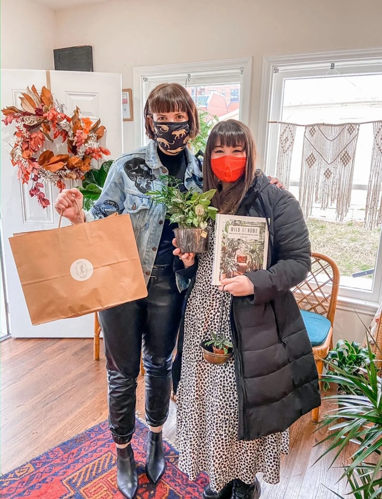 HAPPY SMALL BUSINESS SATURDAY!!🌿🌿
and 
HAPPY ANNIVERSARY THE PLANT PROJECT🌱

It&rsquo;s a day that means so much to our little family business. It means so much to many small &amp; local businesses. 

EXACTLY 5 years ago today we opened the FIRST 