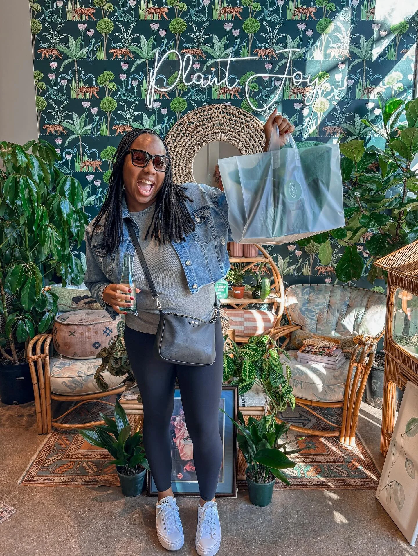 New Year 
New Plants
Who dis&hellip;&hellip;.

If your New Years Resolution is to find a plant shop that brings you this much JOY&hellip;then you are in the right place. 

Hundreds &amp; Hundreds of people from all walks of life, shape, size &amp; co