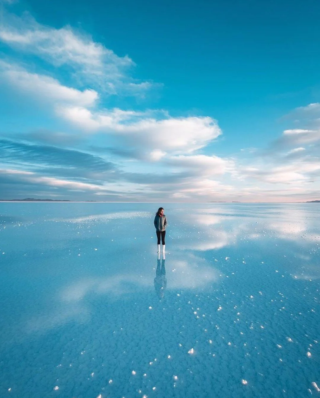 📍 Salar de Atacama, Chile 🇨🇱 ⁠
⁠
Follow @dailytraveldestination for daily travel inspiration ✈️✨⁠
⁠
📸 @eyeofshe⁠
⁠
#chile #SalardeAtacama #chilesaltflats