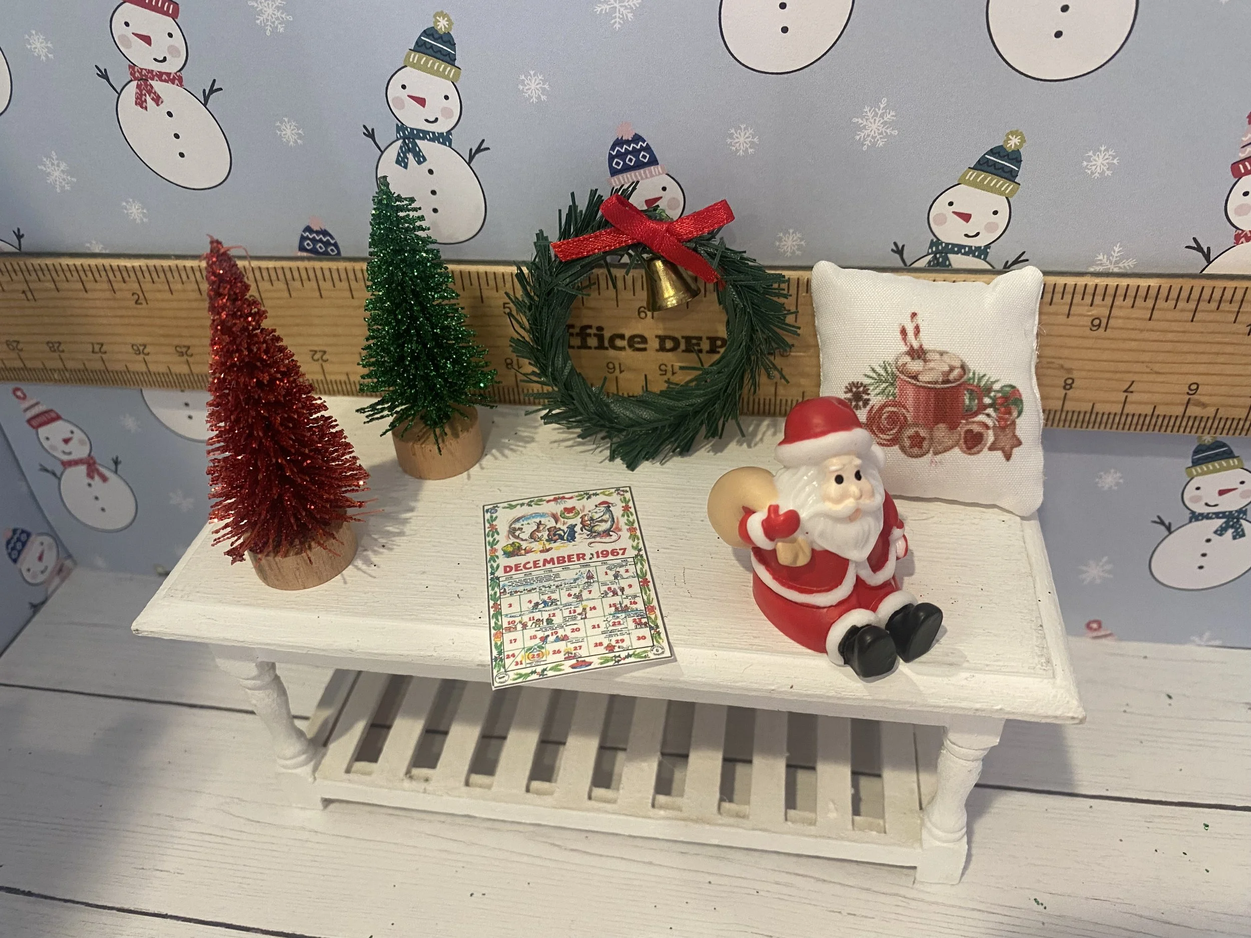 Miniature Christmas Tree, Red & Green, December Calendar, Sitting Santa Figure with Bag, Hot Cocoa Pillow, 1:12