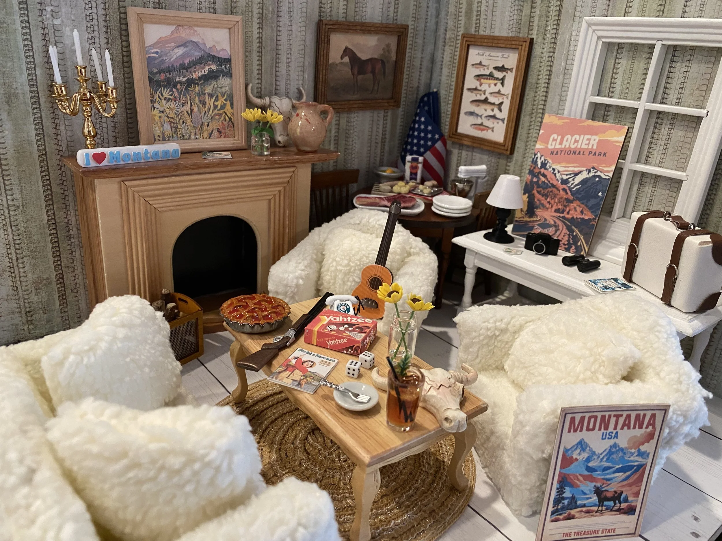 Miniature Montana, Dollhouse Big Sky Living & Decor, Travel Accessories, 1:12