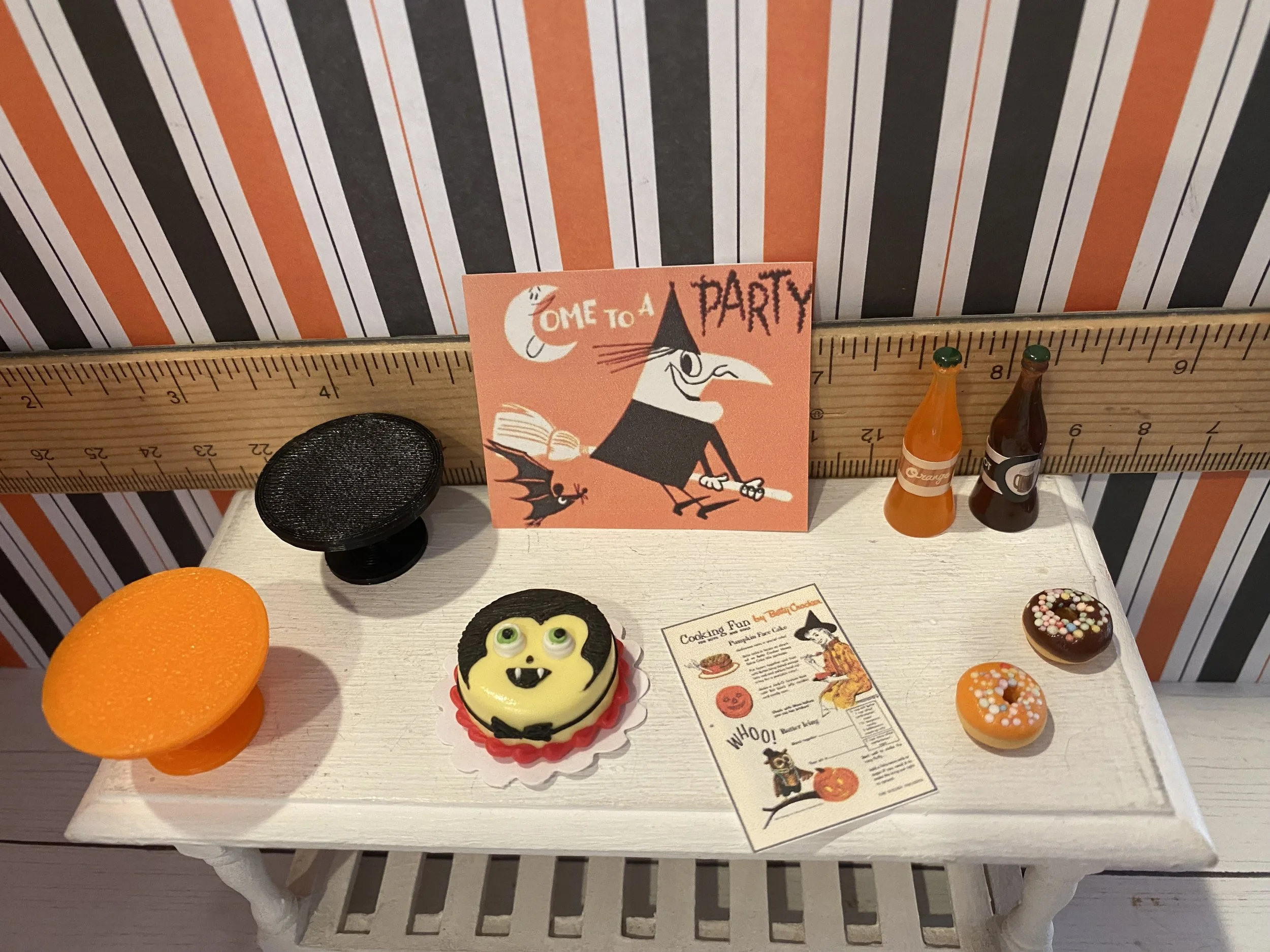 Miniature Orange and Black Cake Stands, Party Poster, Count Chocula Cake, 1:12