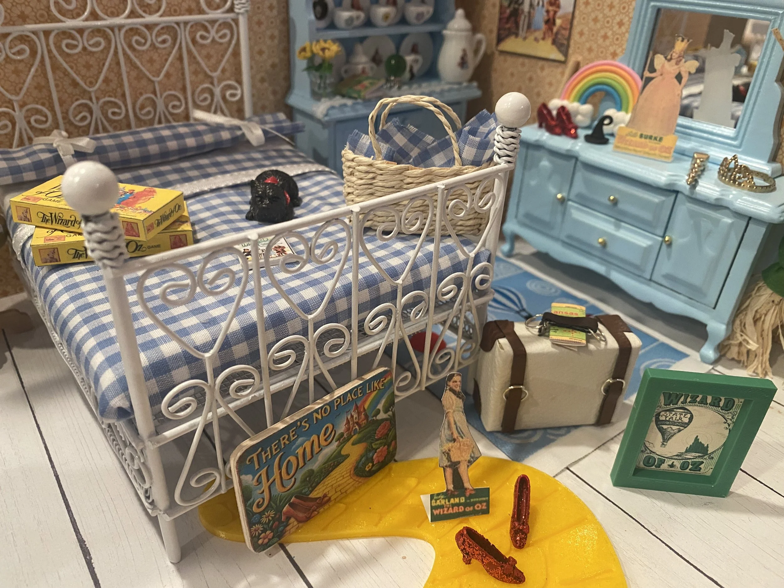 Miniature Dorothy's Room, Dollhouse Wizard of Oz Accessories, 1:12