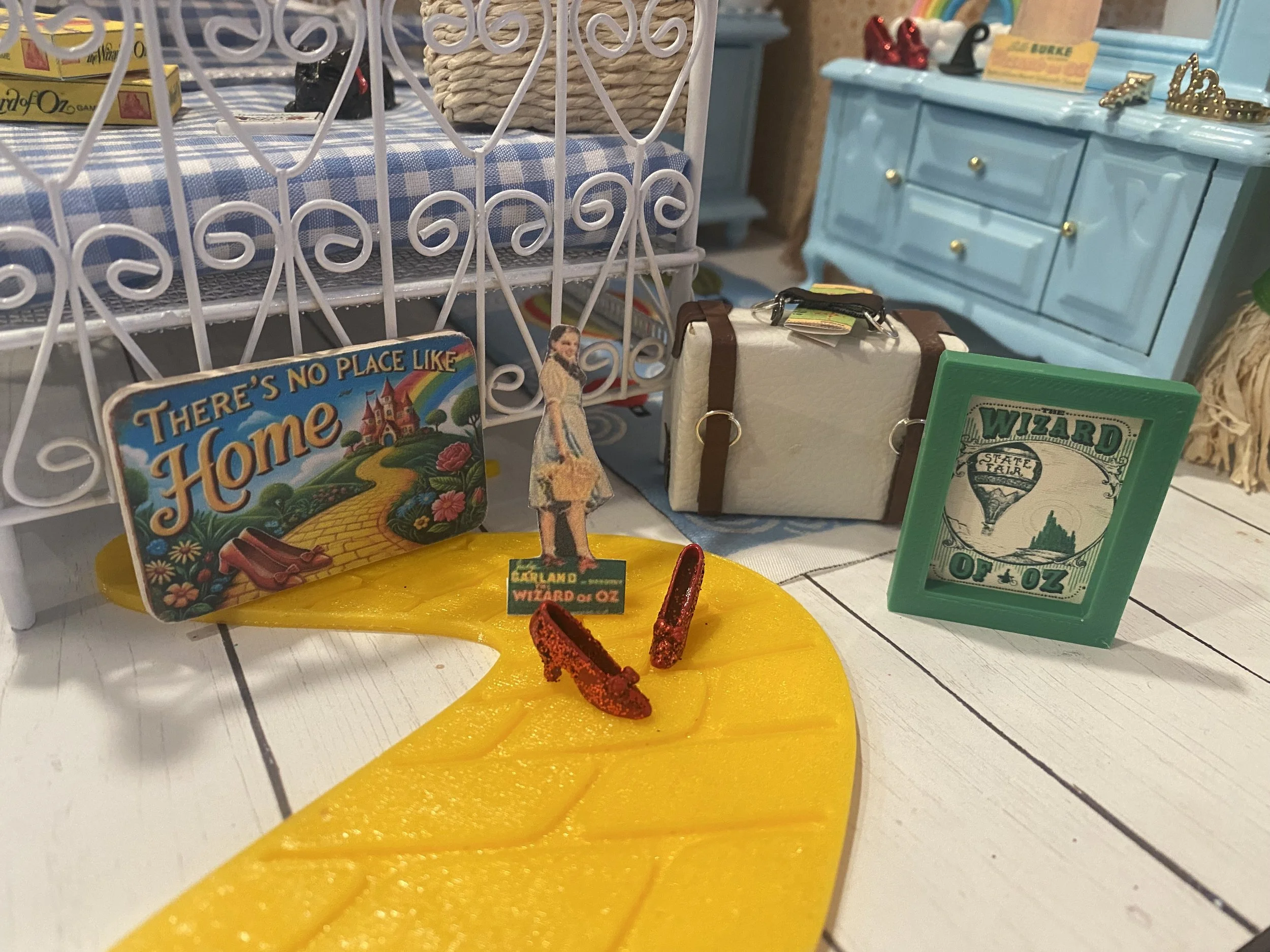 Miniature Dorothy's Room, Dollhouse Wizard of Oz Accessories, 1:12