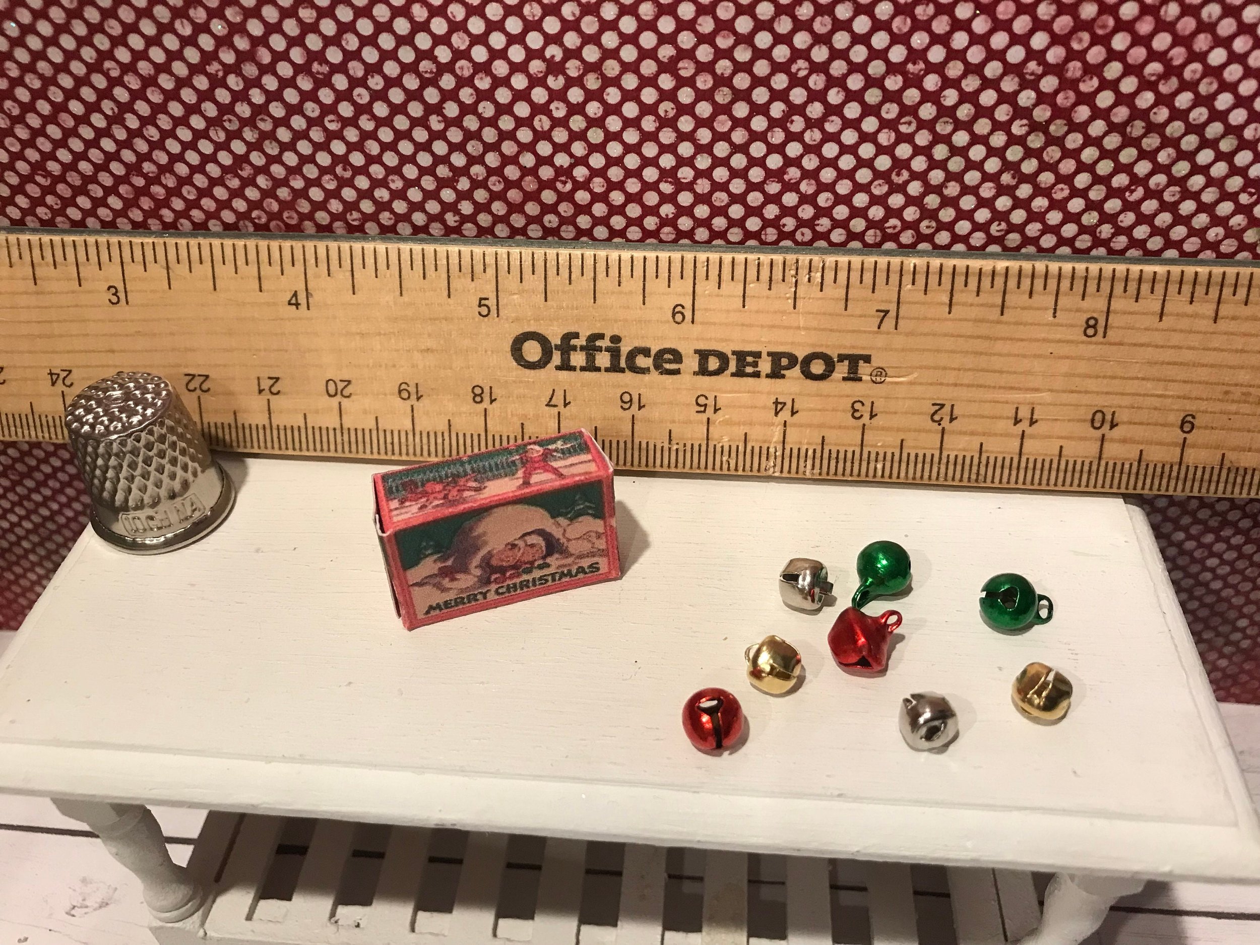 Miniature Box w/Jingle Bells, 1:12