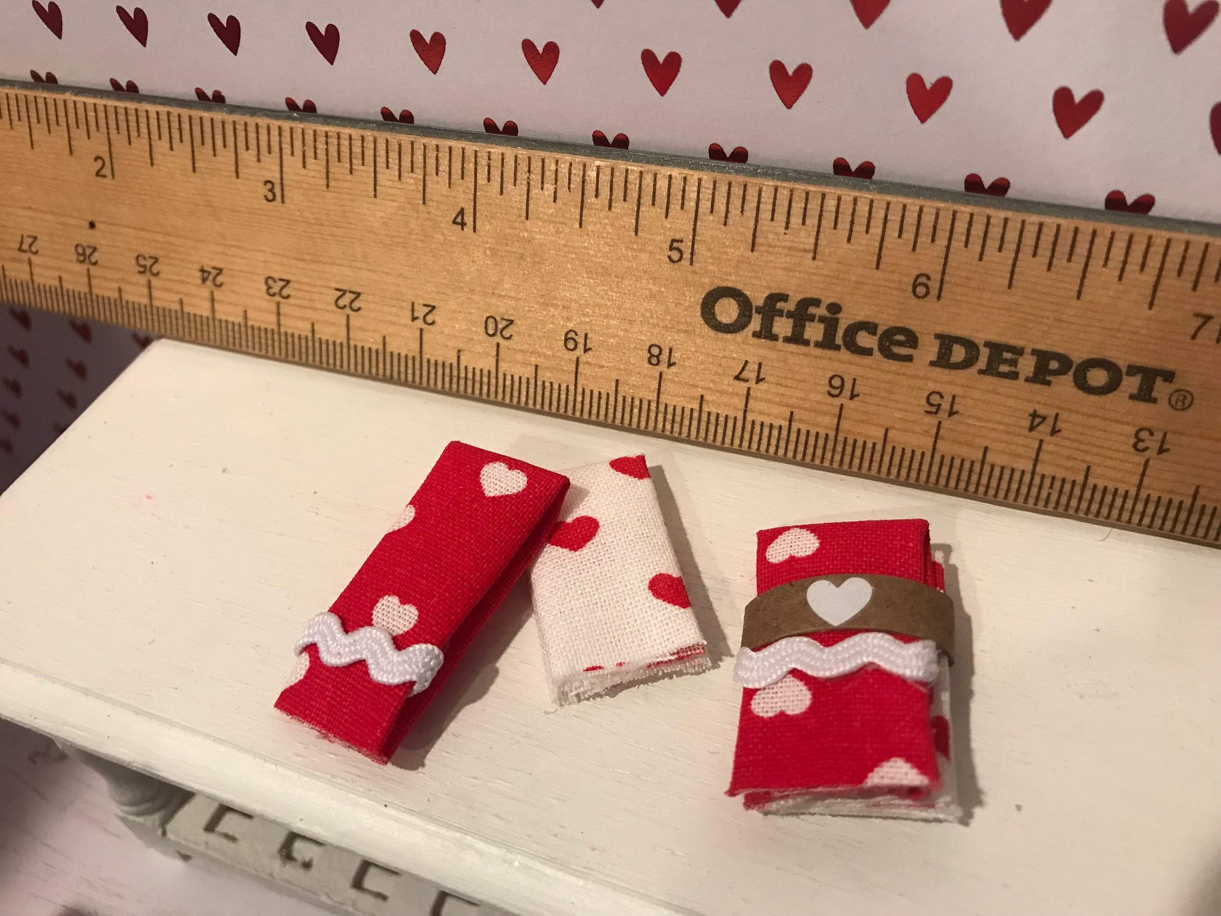 Miniature Valentine Dish Towels, 1:12