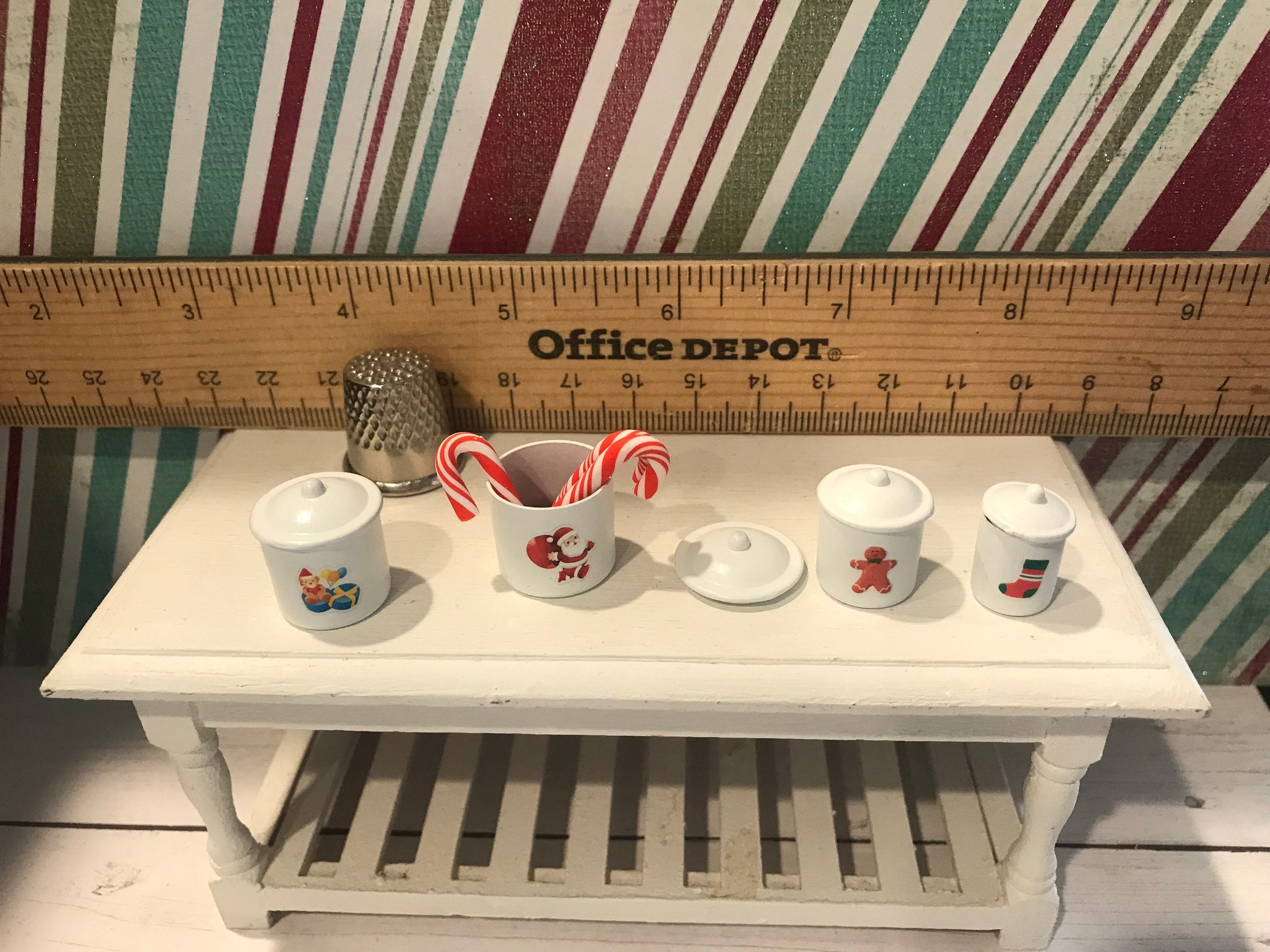 Miniature Christmas Canisters, 1:12