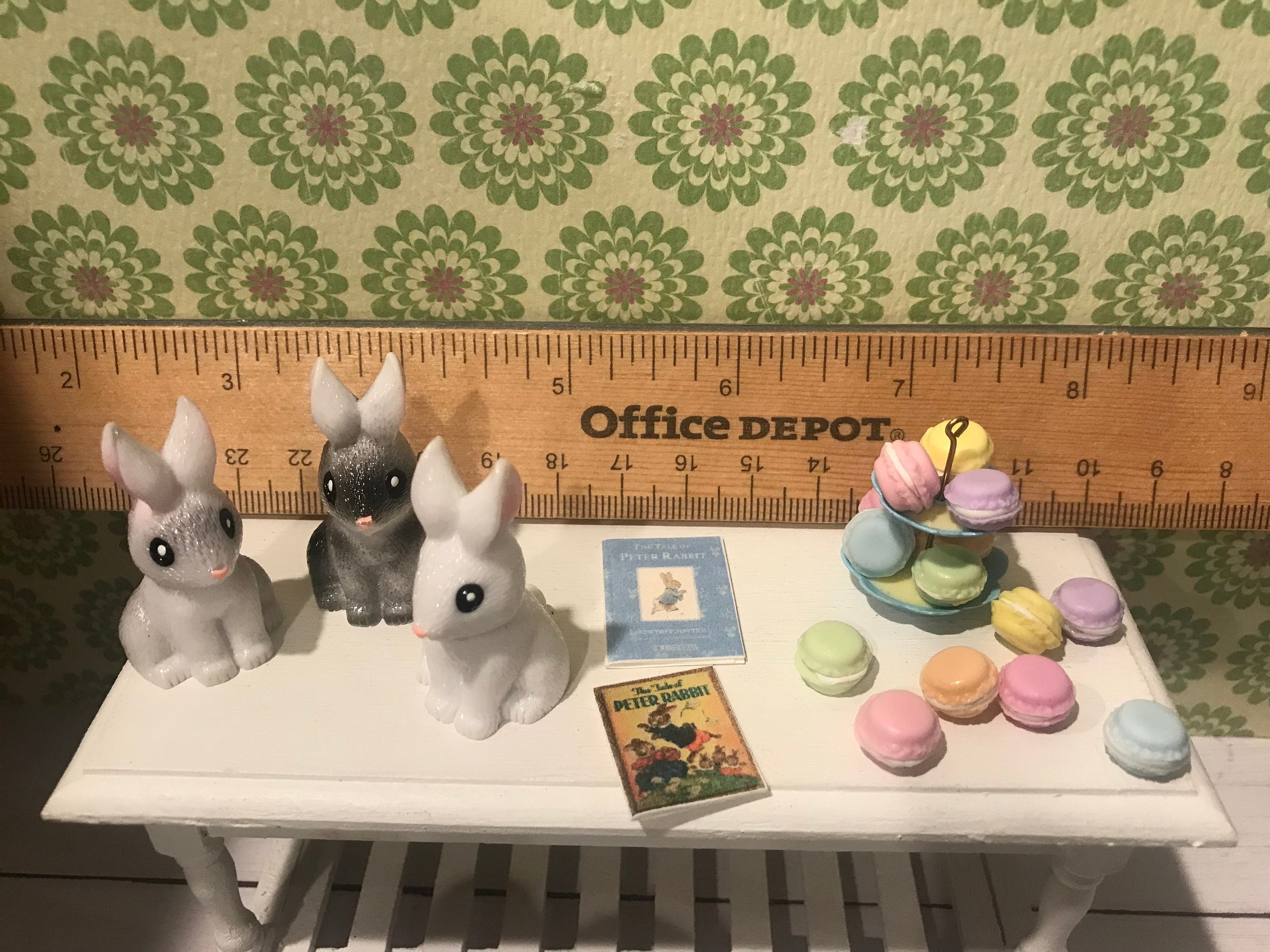 Miniature Rabbits, Cookies, Garden Books, 1:12