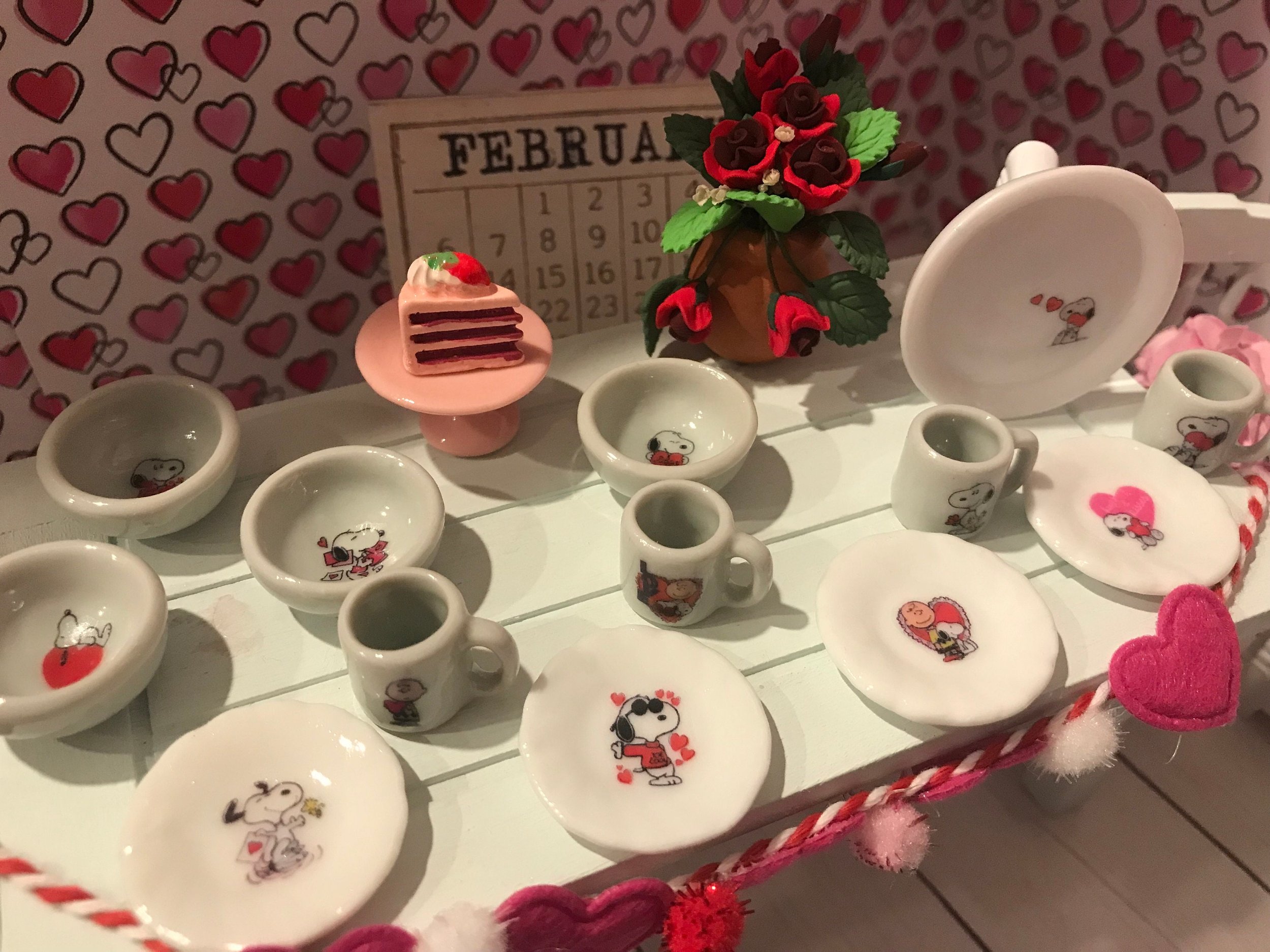 Miniature Peanuts and the Gang Valentine Dishes, Tray, Mugs, Bowls, 1:12