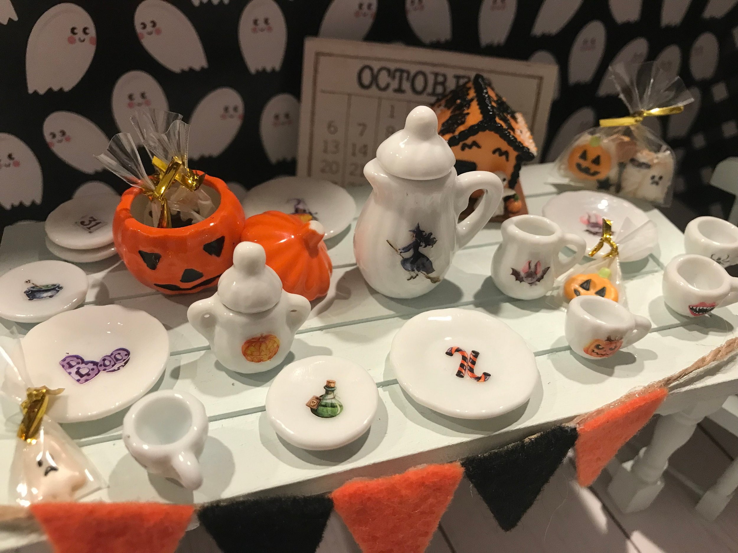 Miniature Halloween Tea Set, Halloween Gingerbread House, Cookies, Pumpkin Cookie Jar, 1:12