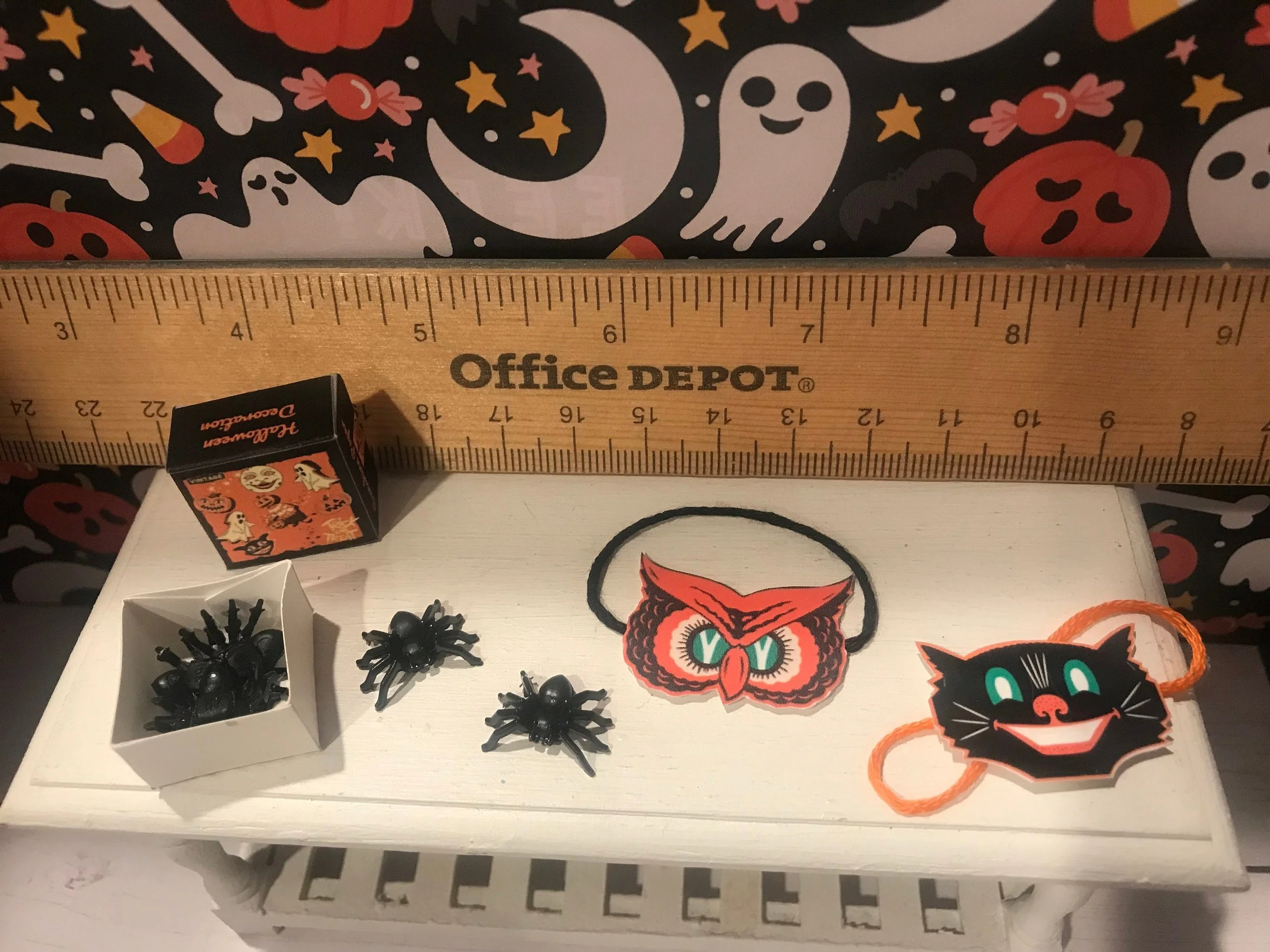 Miniature Halloween Owl and Cat Mask, Box of Spiders, 1:12