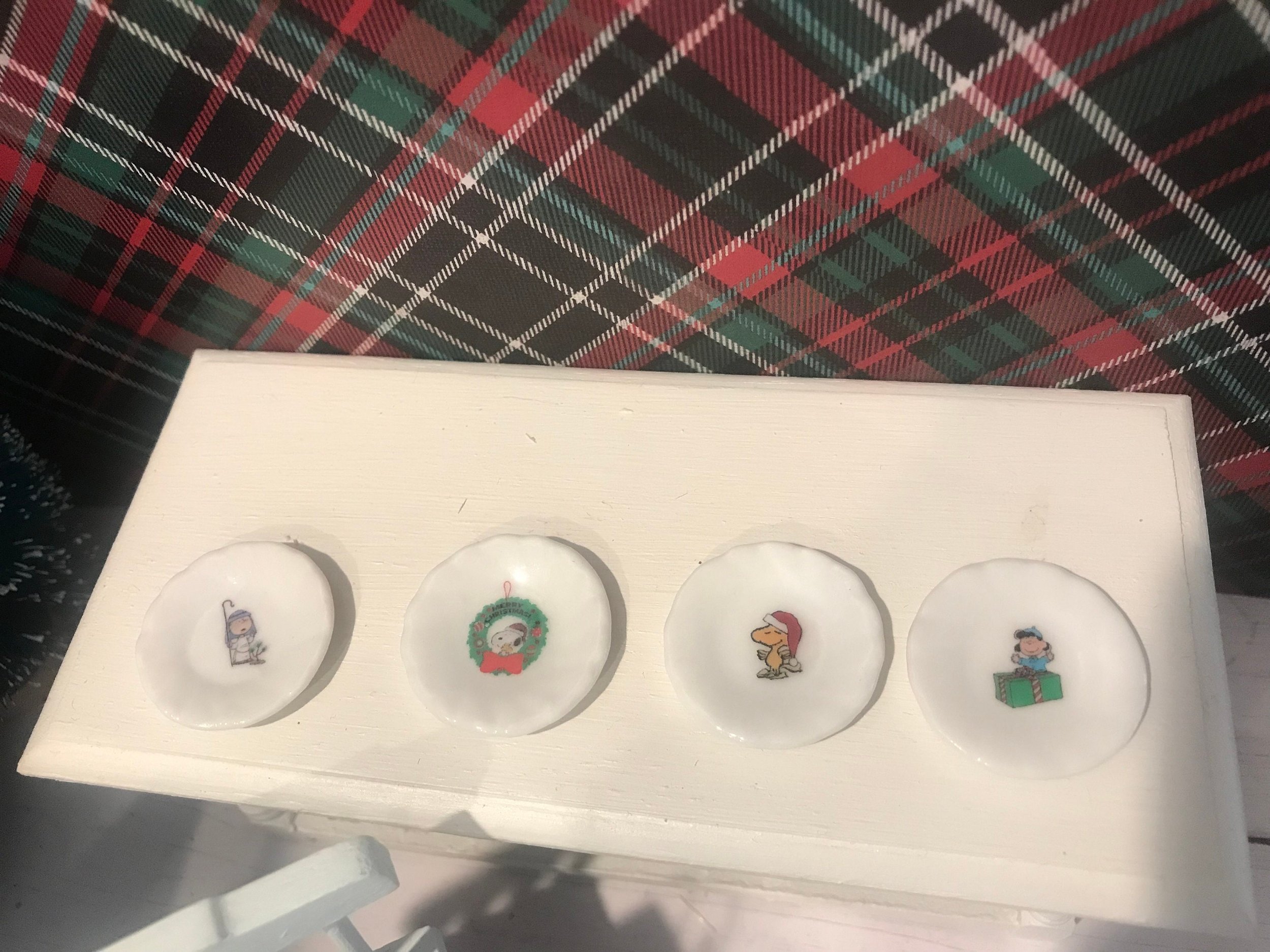 Miniature Peanuts Christmas Plates, Dollhouse Dishes, 1:12