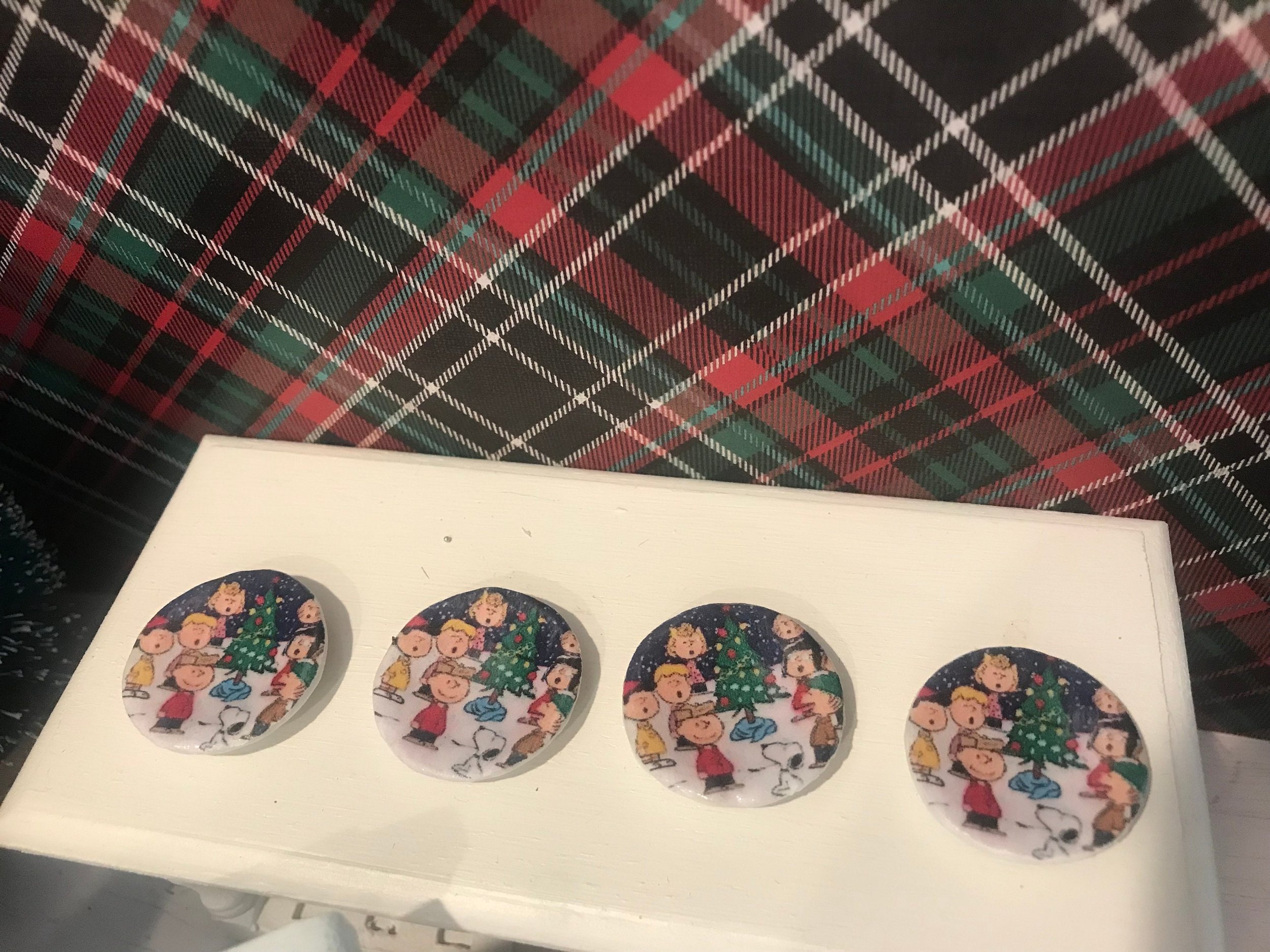 Miniature Peanuts Christmas Plates, Dollhouse Dishes, 1:12