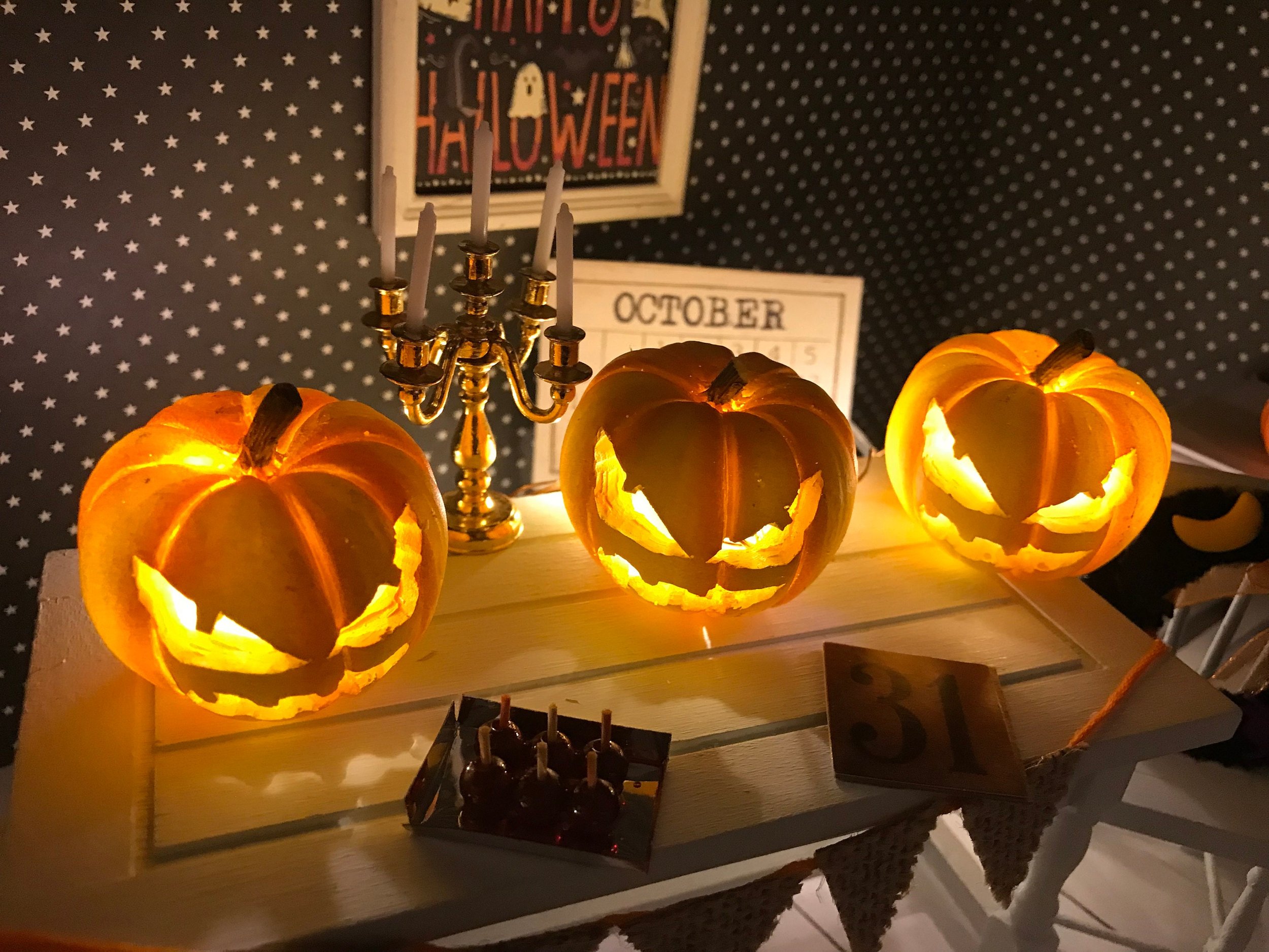 Miniature Carved Jack O' Lanterns, Dollhouse Halloween Decor