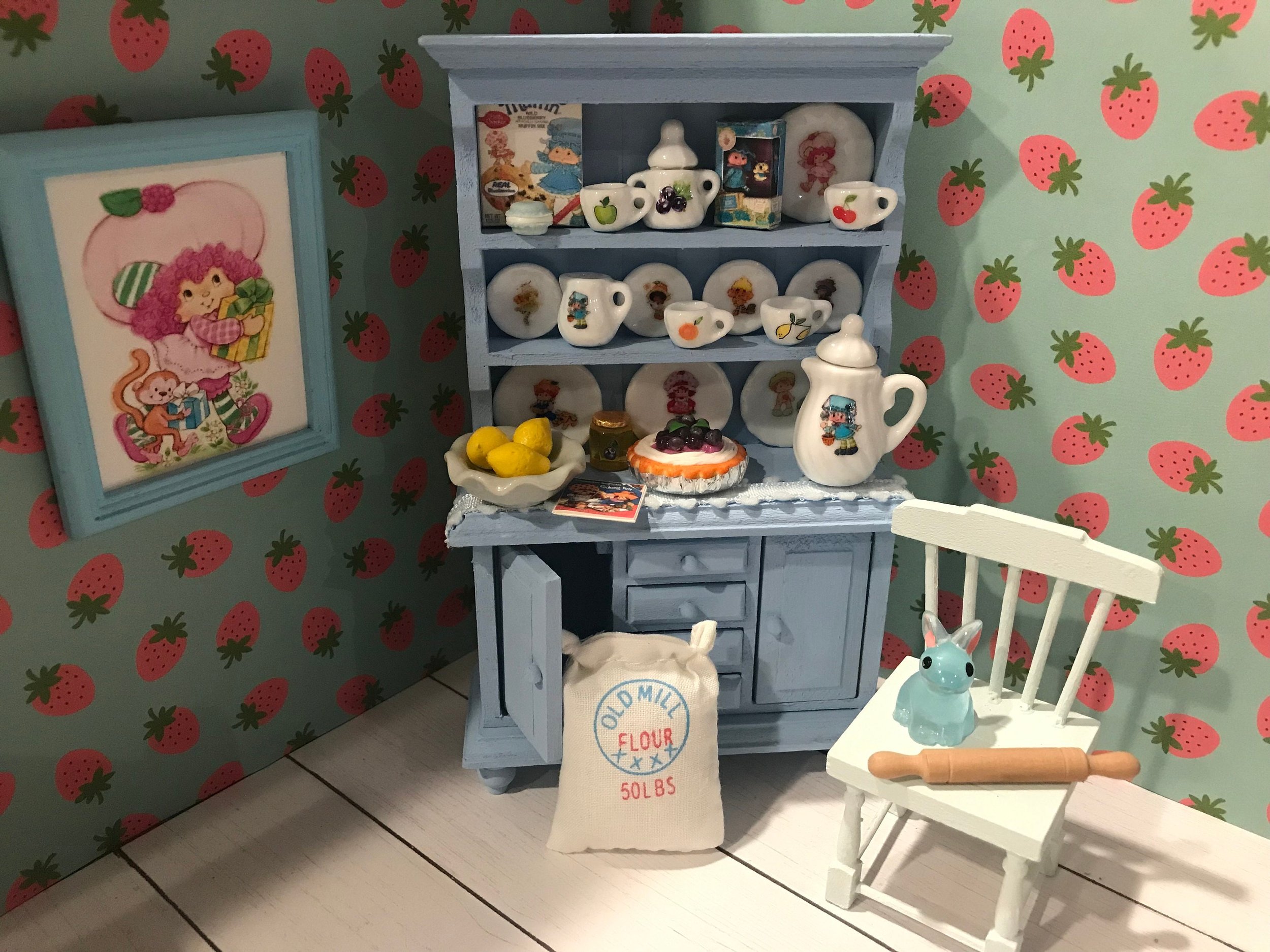 Edit Miniature Blueberry Muffin and Friends Dish Cabinet, 1:12