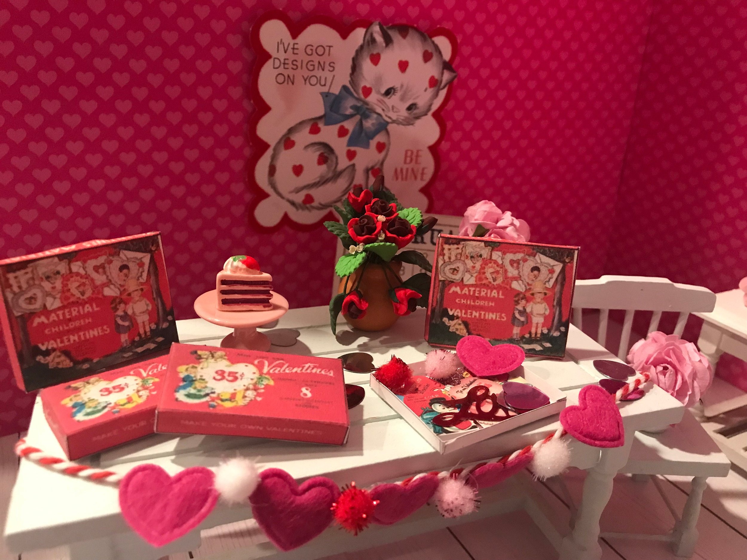 Miniature Valentine Card Making Set Prop, Dollhouse Valentines, 1:12