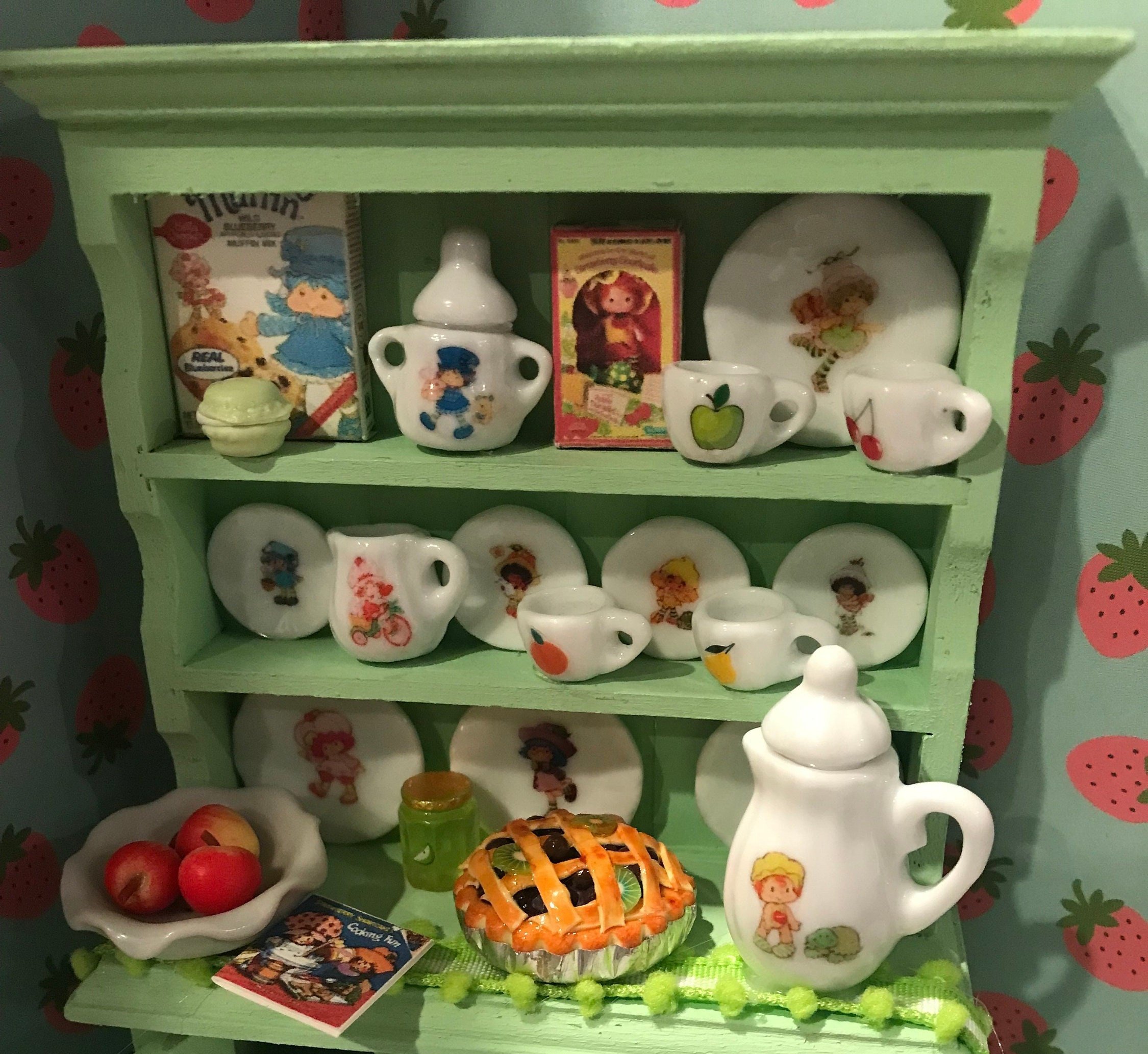 Miniature Apple Dumplin' and Friends Dish Cabinet, 1:12