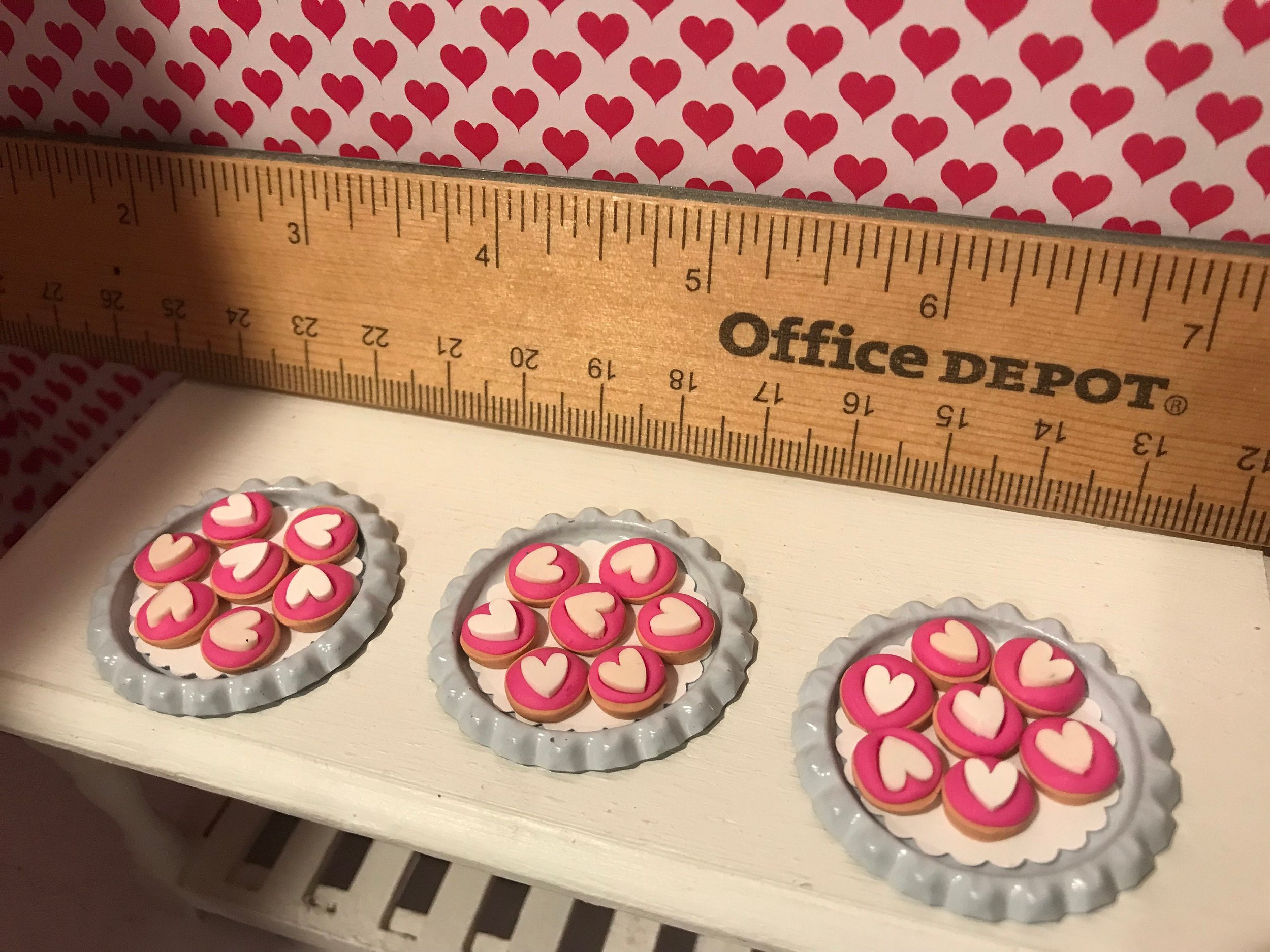 Miniature Valentine Cookies, 1:12