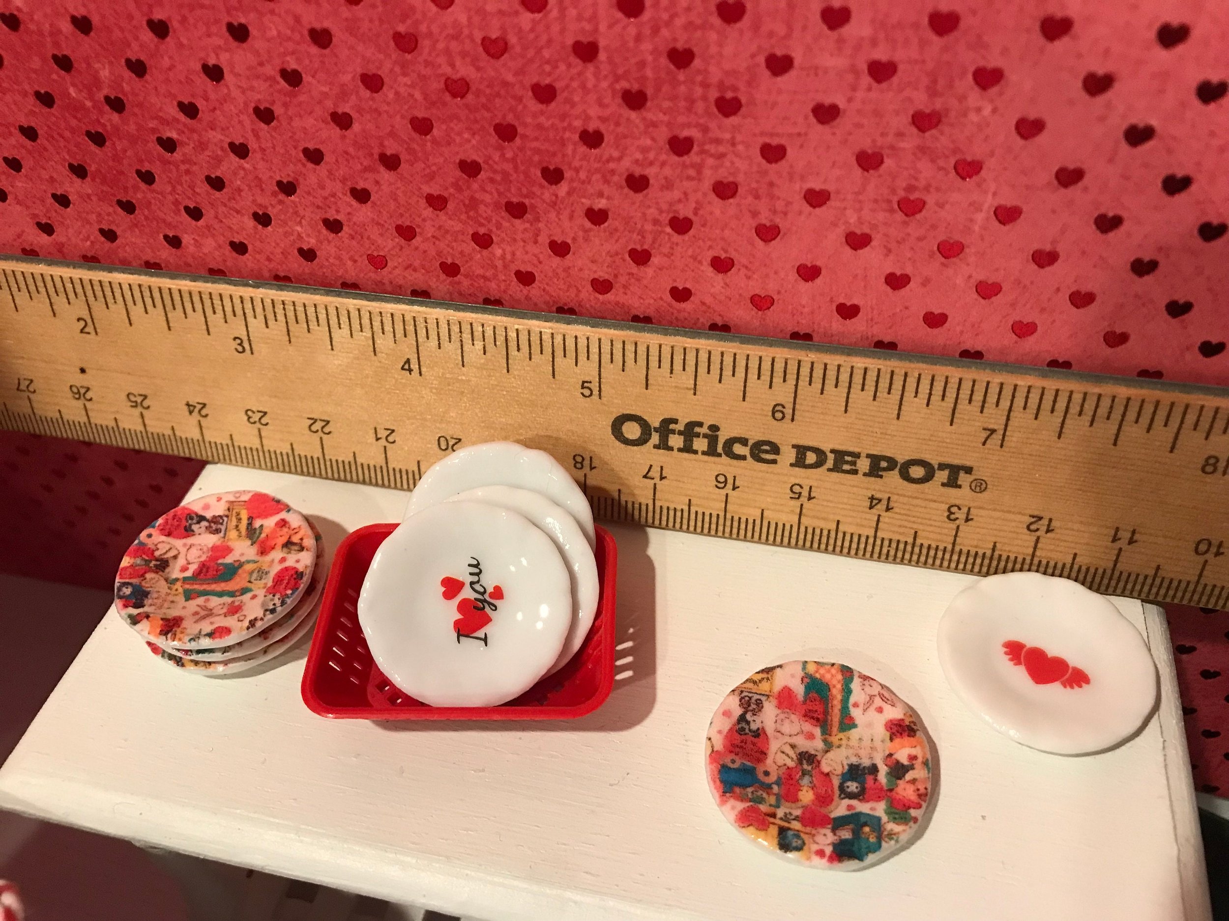 Miniature Valentine Dishes, 1:12
