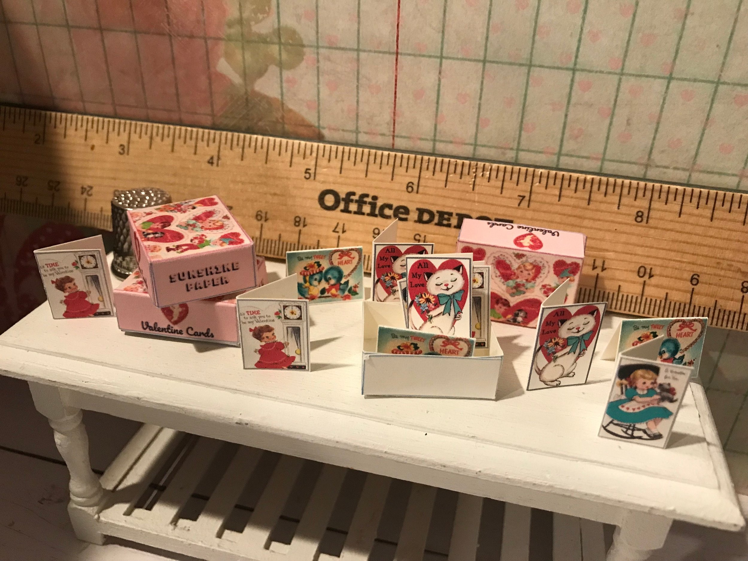 Miniature Valentine Cards Boxed Set of 12, Mailbox, 1:12