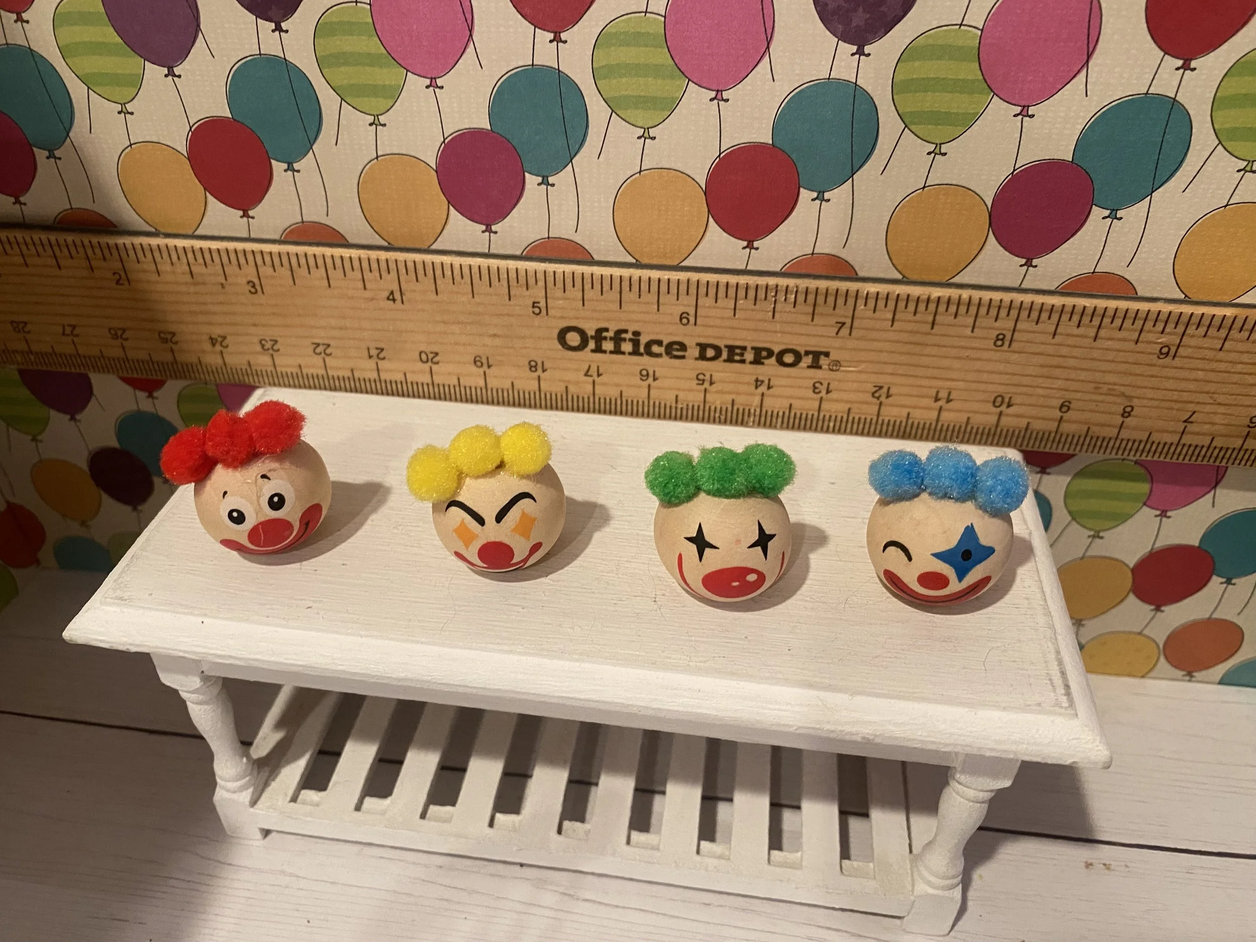 Miniature Circus Clown Heads with Pom-Poms, 1:12