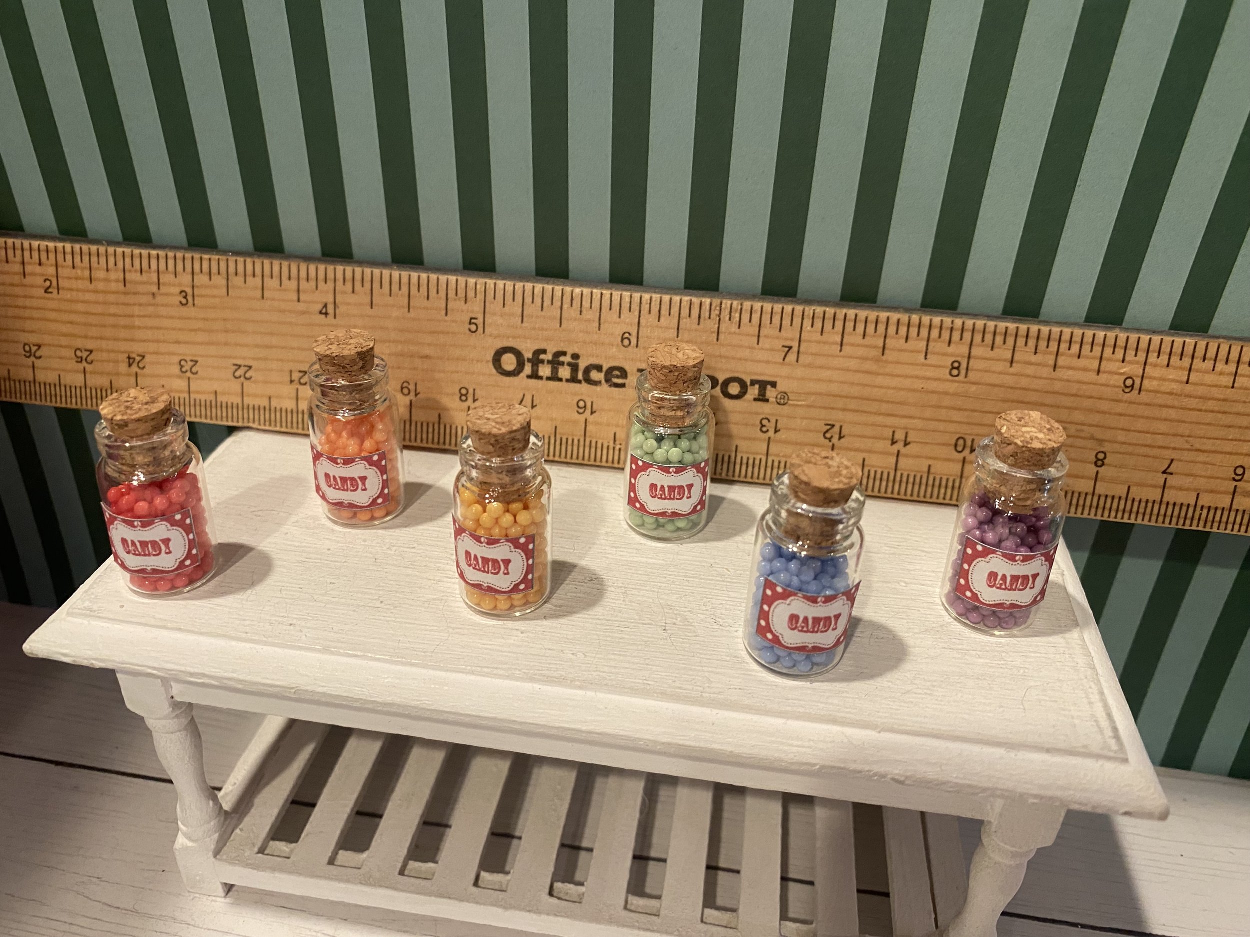Miniature Jars Candy Balls, Assorted Colors, 1:12
