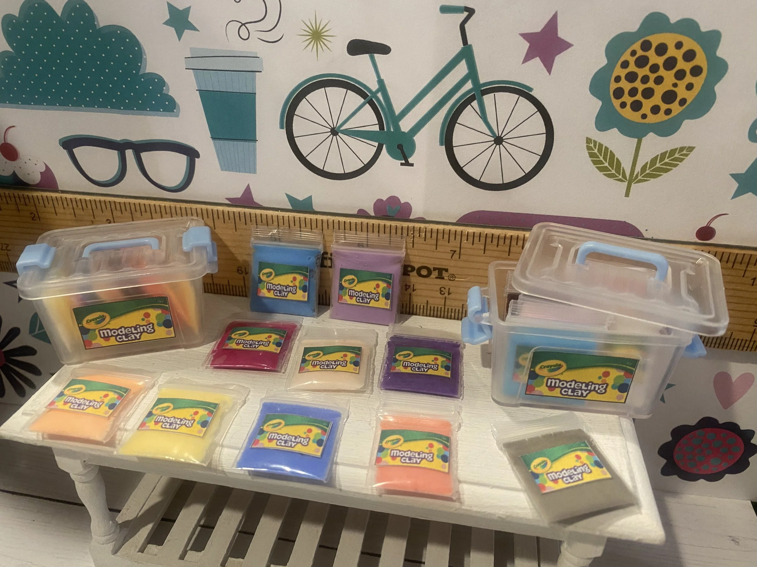 Miniature Box of Assorted Clay, 1:12