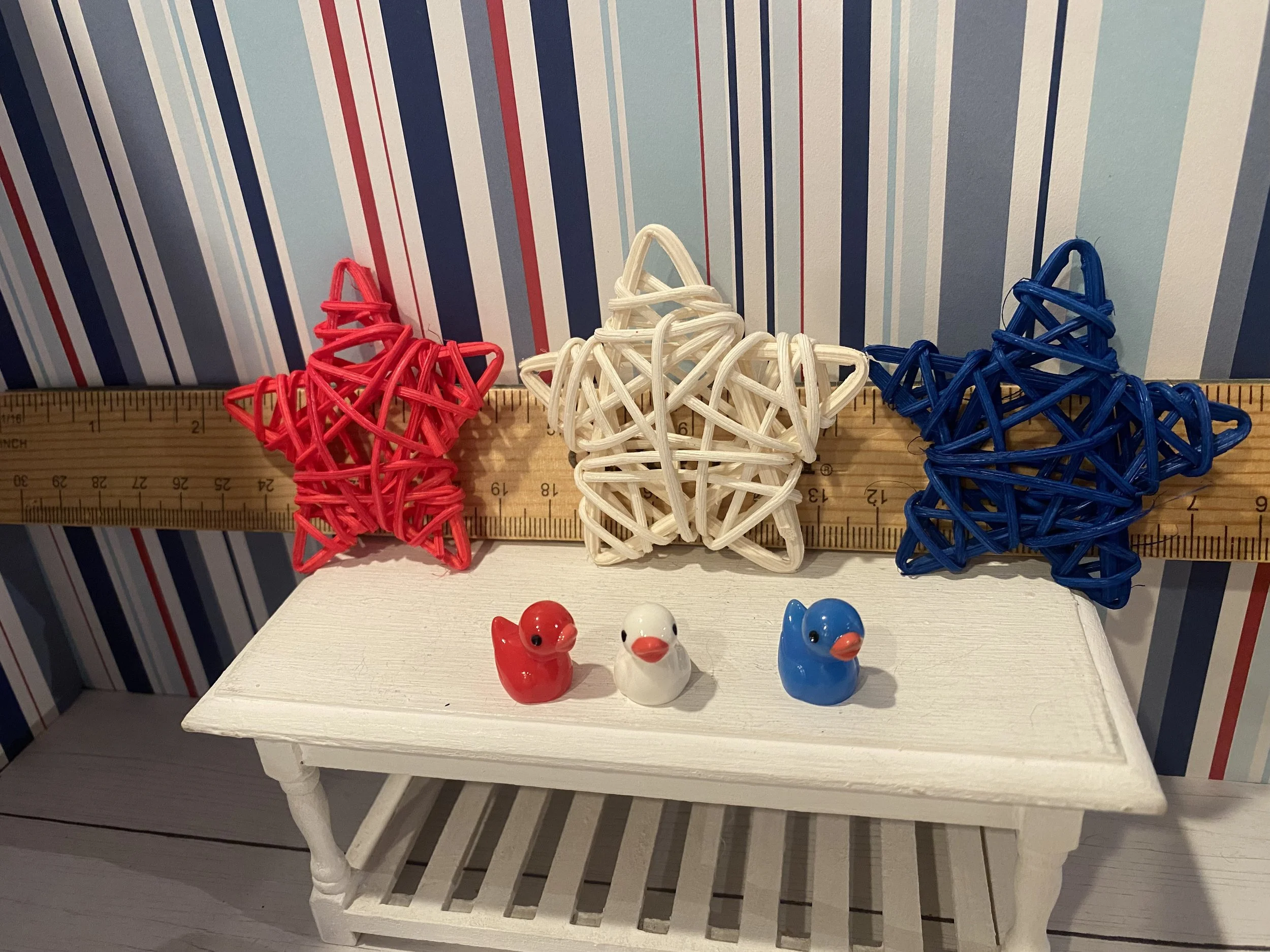 MIniature Rattan Red, Blue, White, Stars, Ducks, 1:12