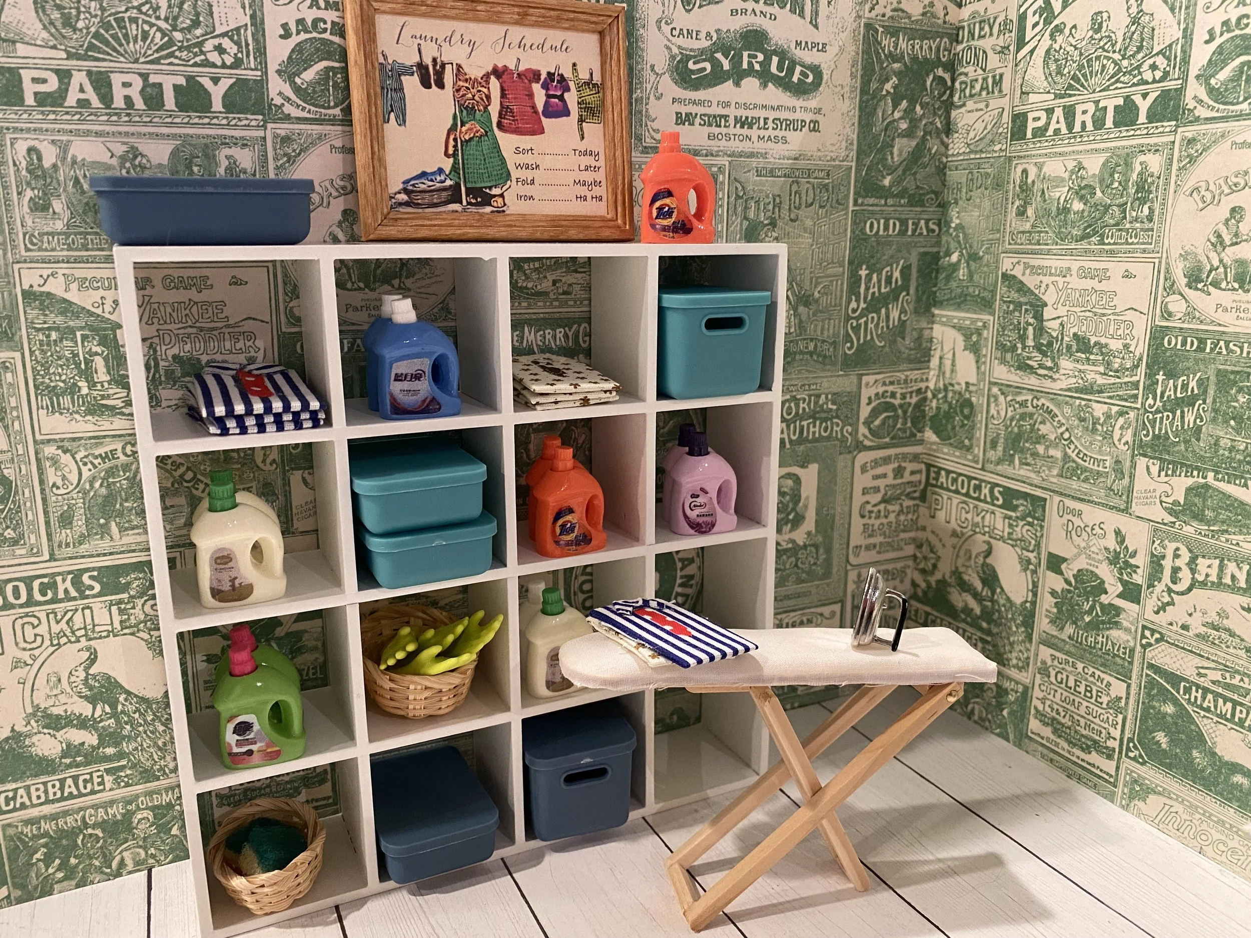 Miniature Laundry Room, Dollhouse Laundromat, Cleaning Supplies & Accessories, 1:12