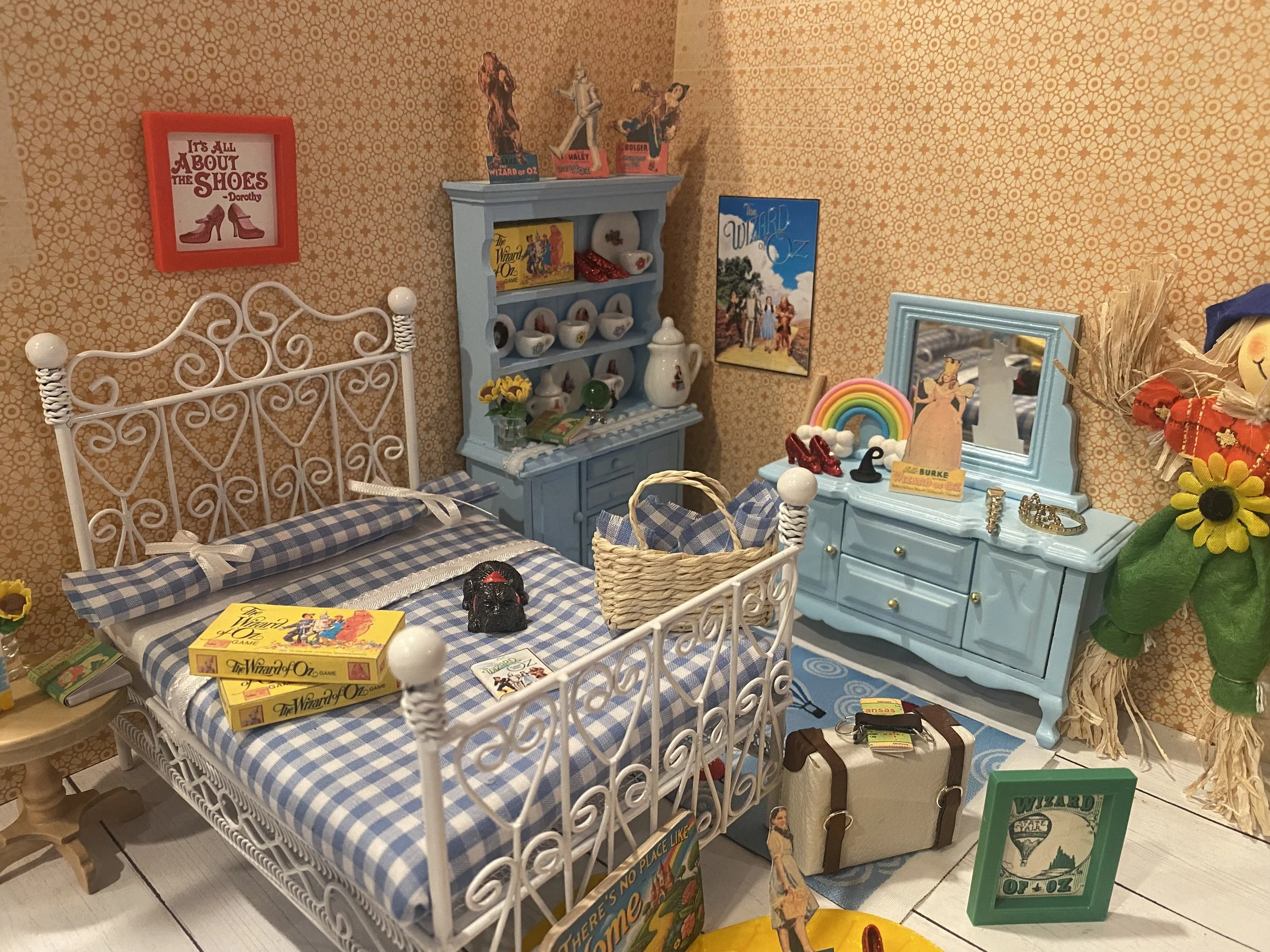 Miniature Dorothy's Room, Dollhouse Wizard of Oz Accessories, 1:12