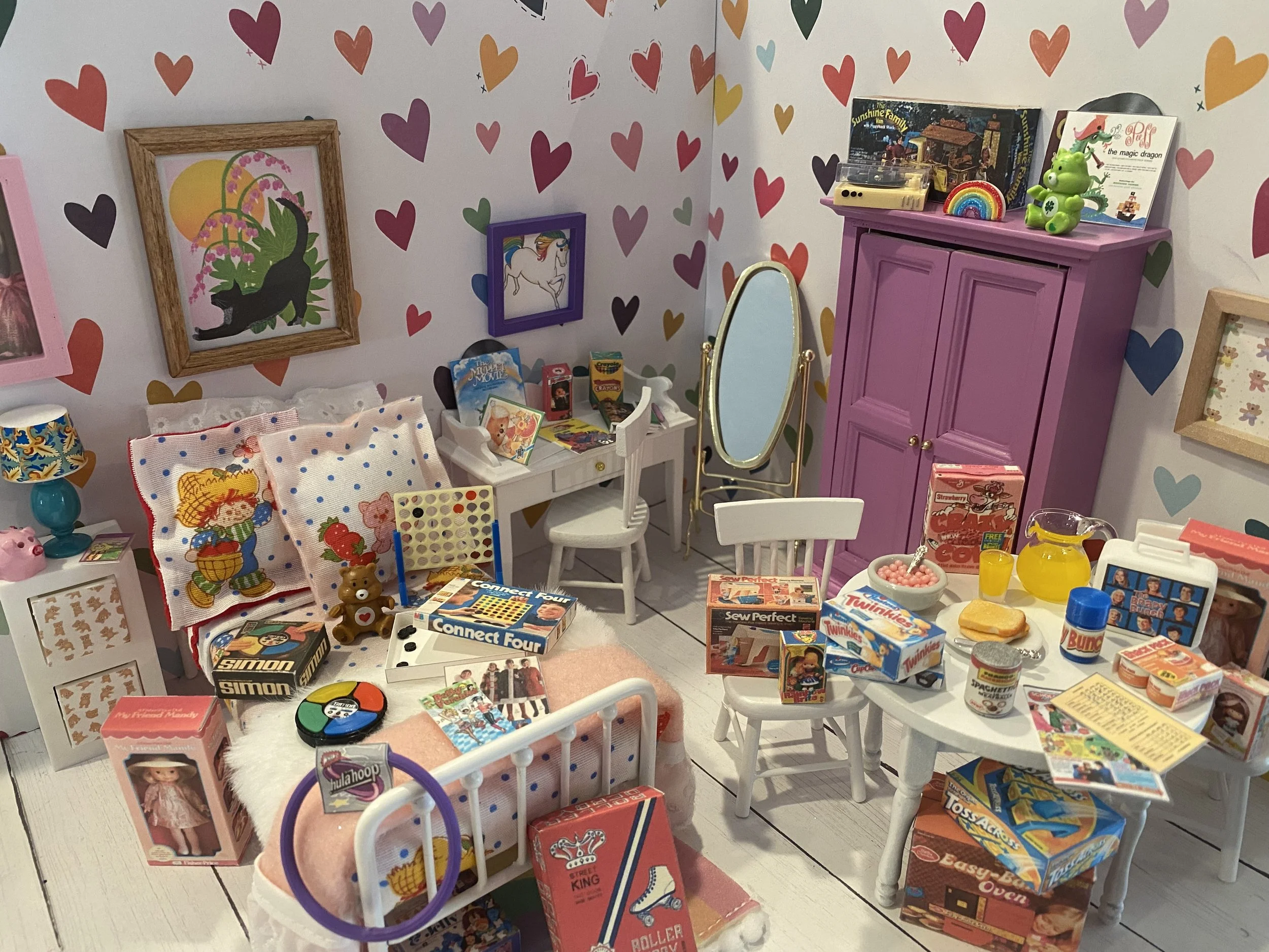 Miniature 1980 Dollhouse Decorations & Accessories, 1:12