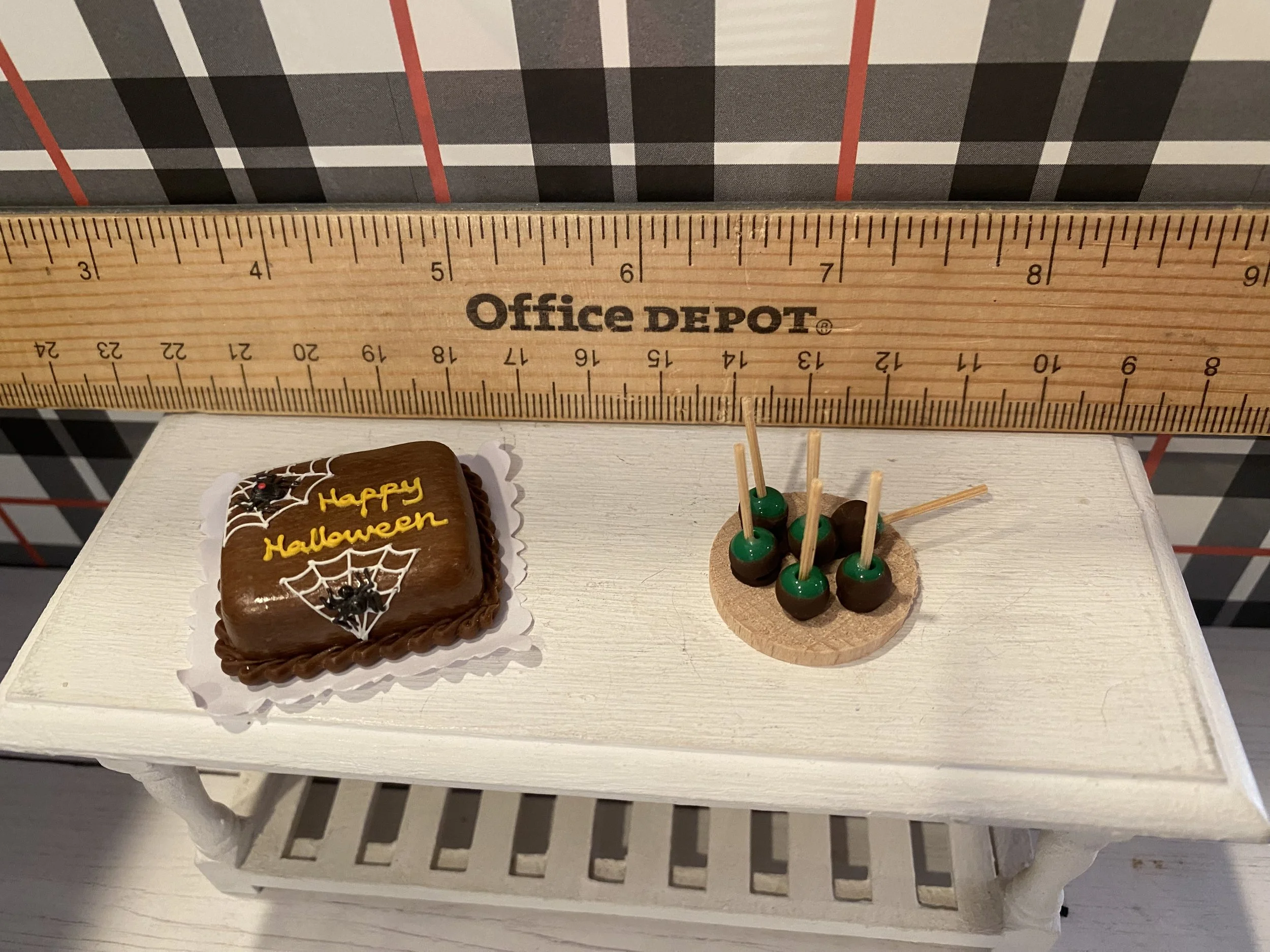 Miniature Halloween Cakes, 1:12