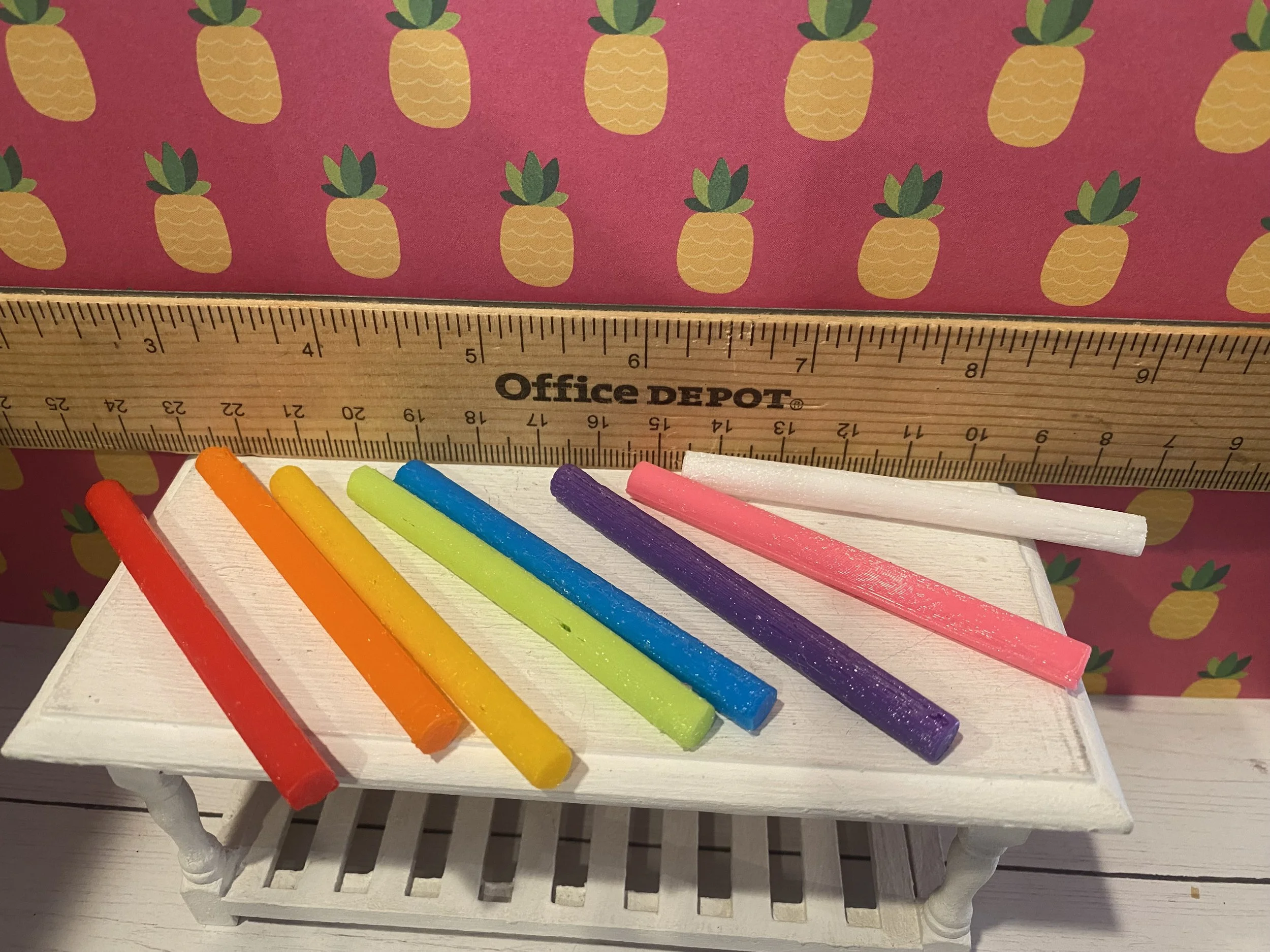 Miniature Pool Noodles Assorted Colors, 1:12