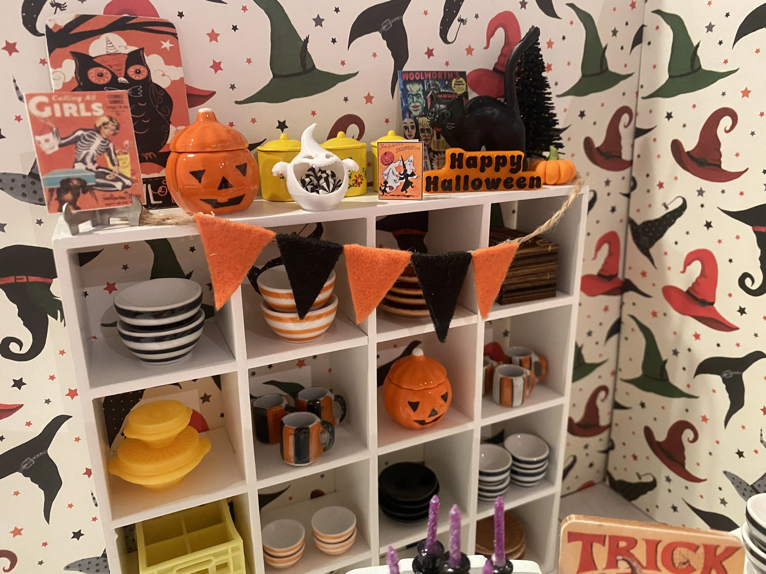 Miniature Halloween Dishes, Orange & Black Bowls, Mugs, Platters, 1:12