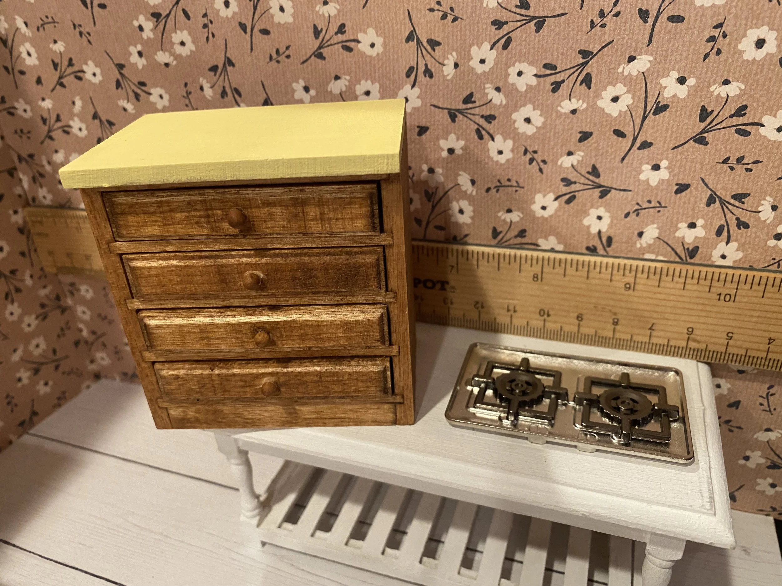 Miniature 1970's Cabinet w/Stovetop, Stained Finish, Yellow Countertop, 1:12