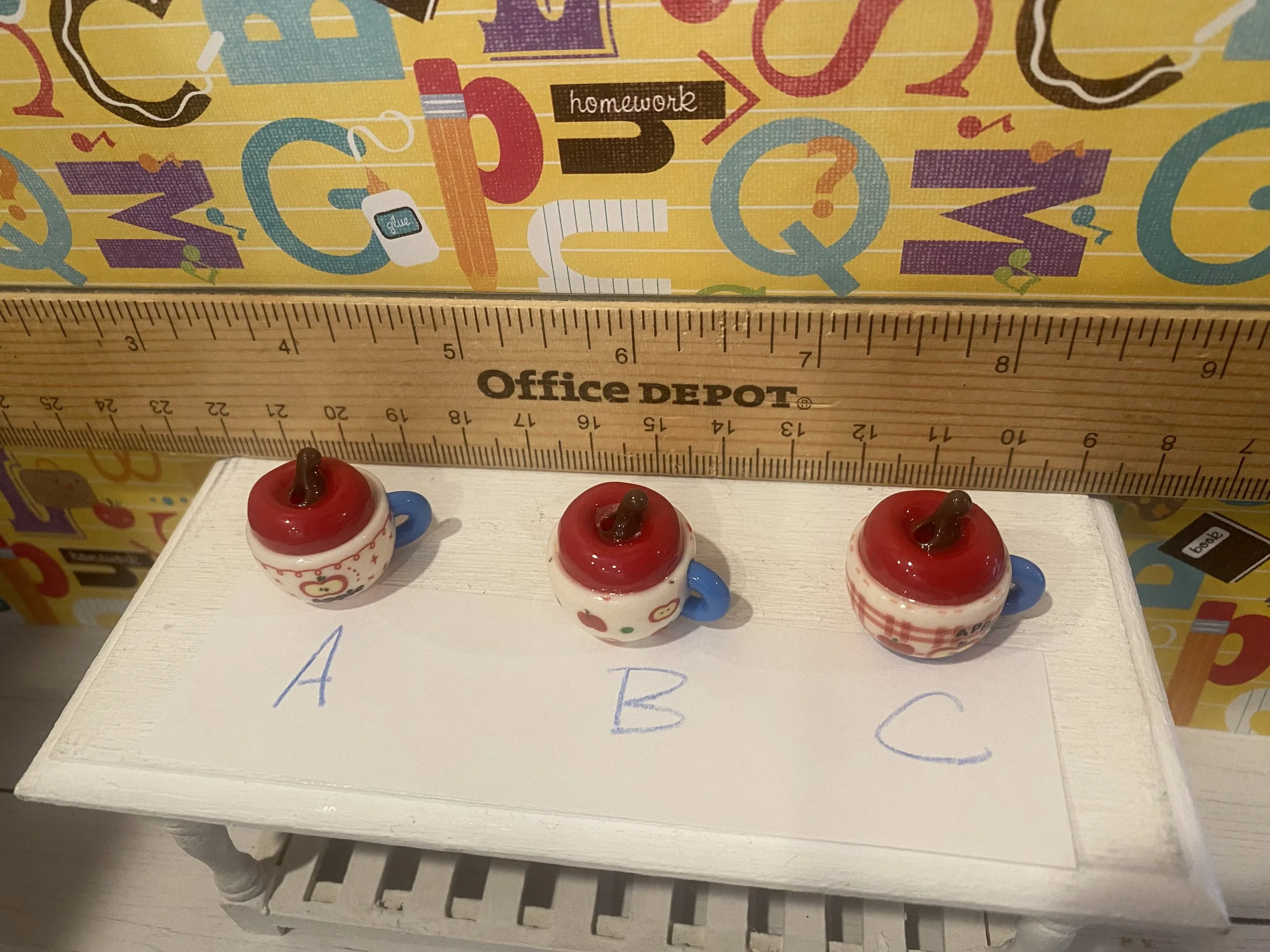 Miniature Red Apple Mug Decor, 1:12