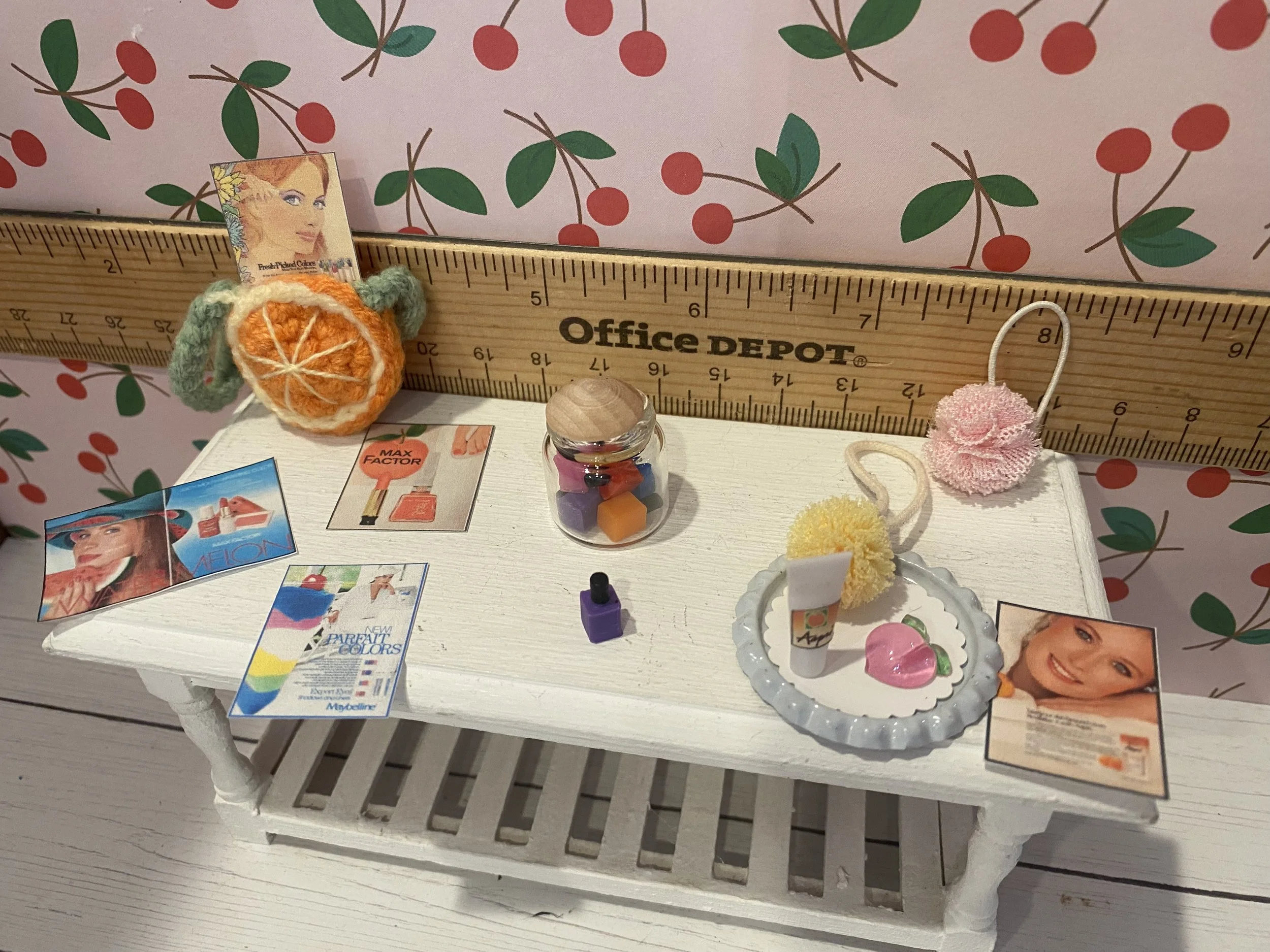 Miniature Orange Knit Purse w/Ads, Jar of Nail Polish, Aapri Scrub Set w/Loofah, 1:12
