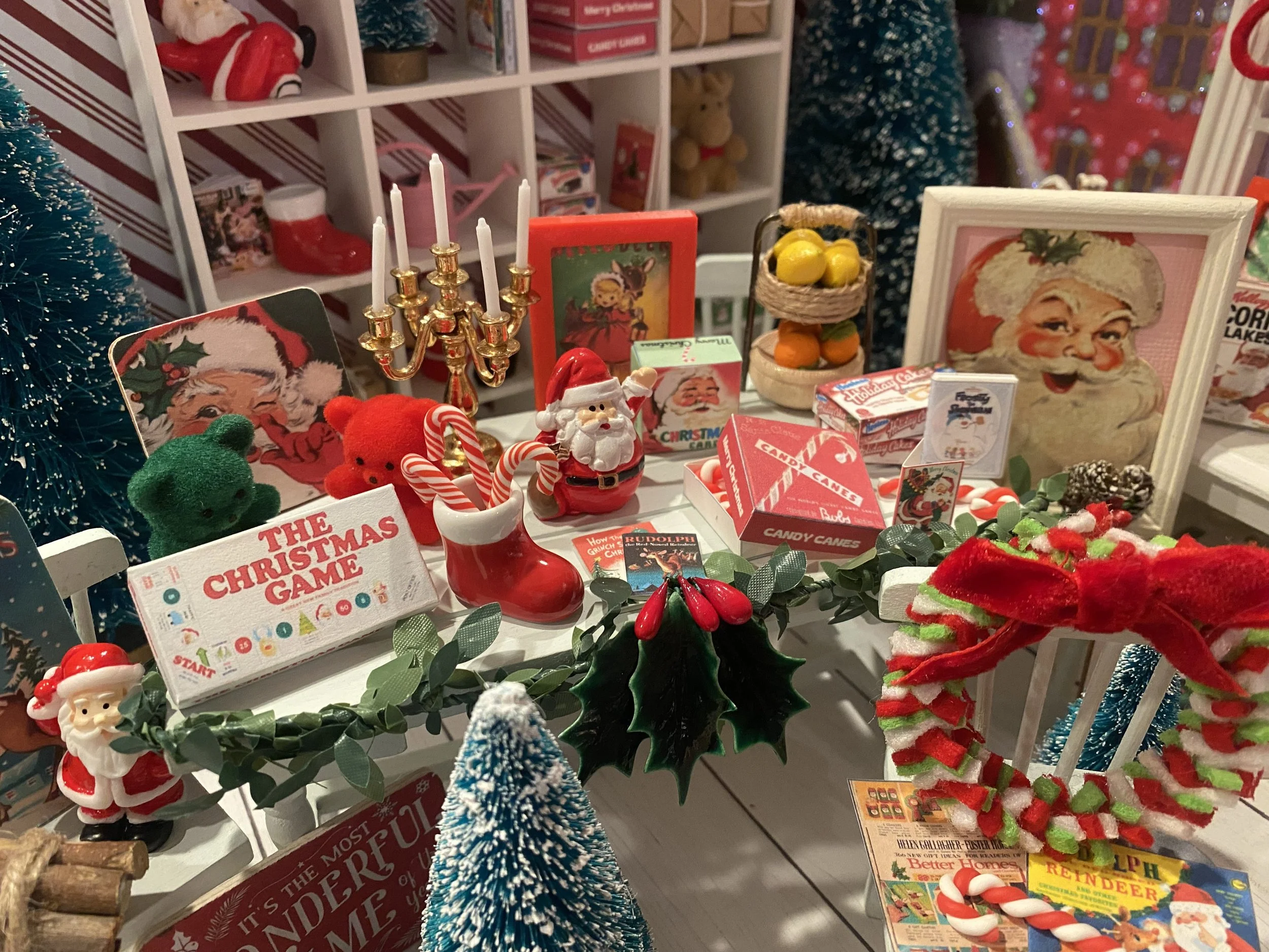 Miniature Christmas Decorations, Firewood, Greenery, Wreath, Trees, Signs, Candy Canes, 1:12