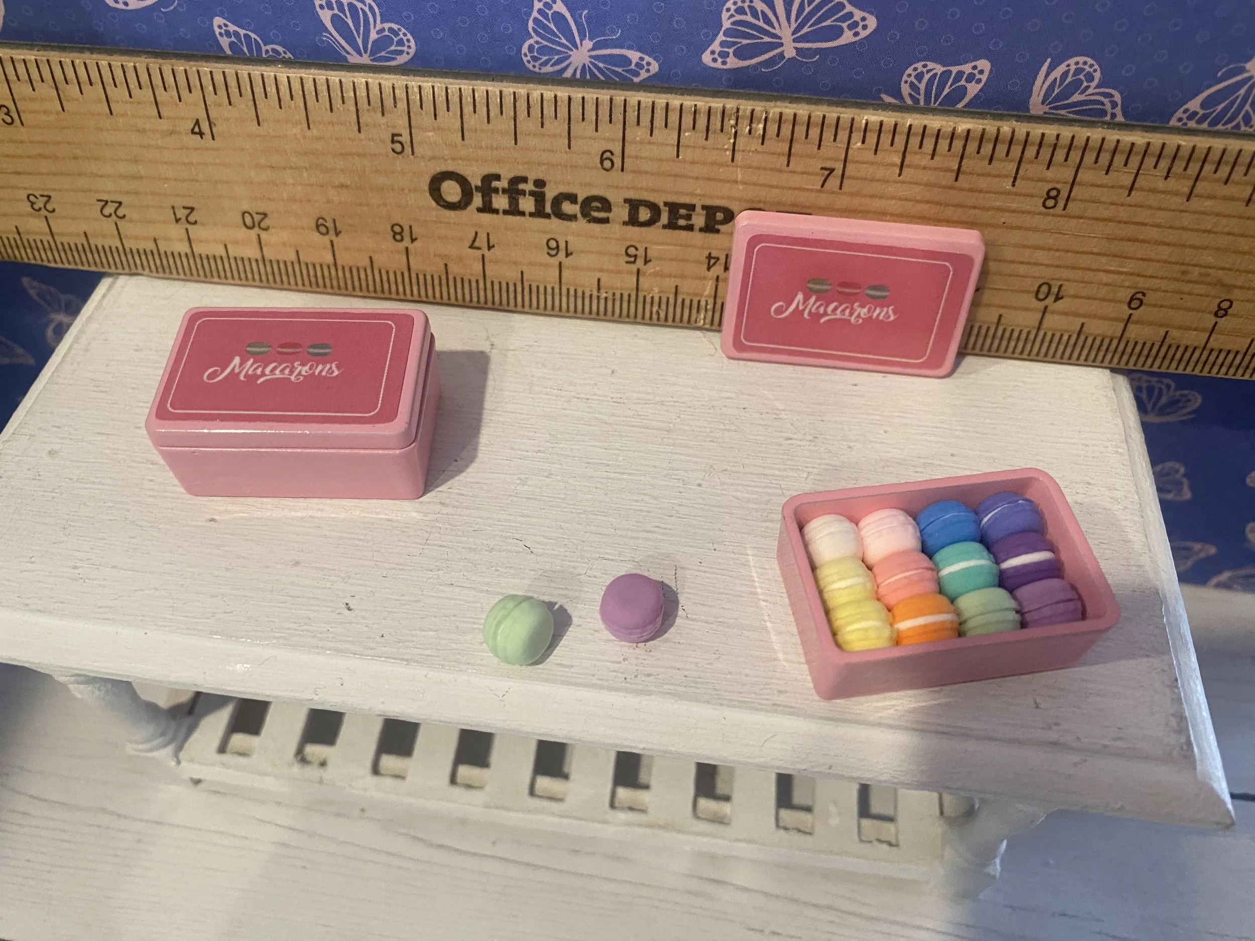 Miniature Box of Macaroons, 1:12