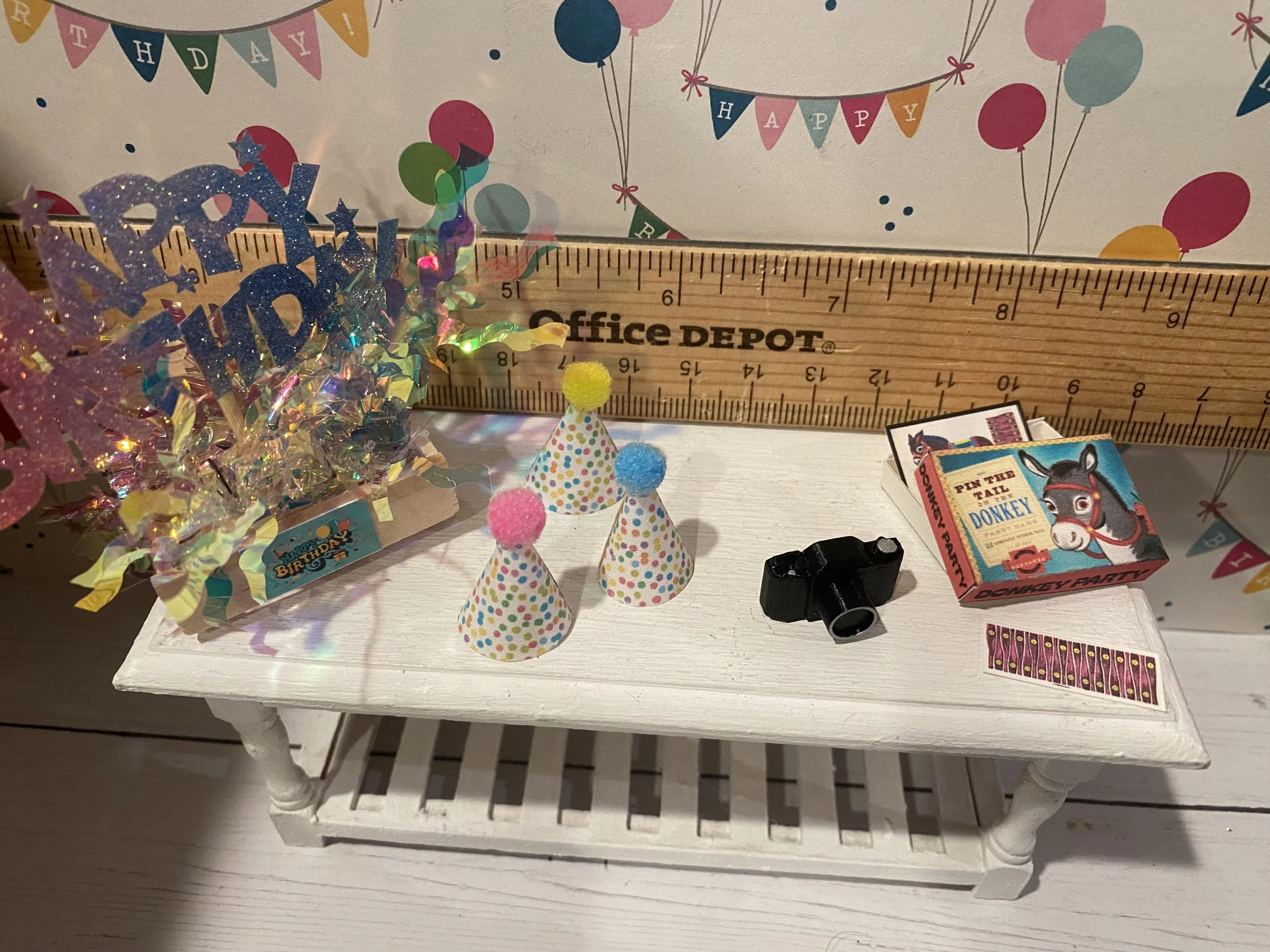 Miniature Birthday Decor Crate, Party Hats, 1:12