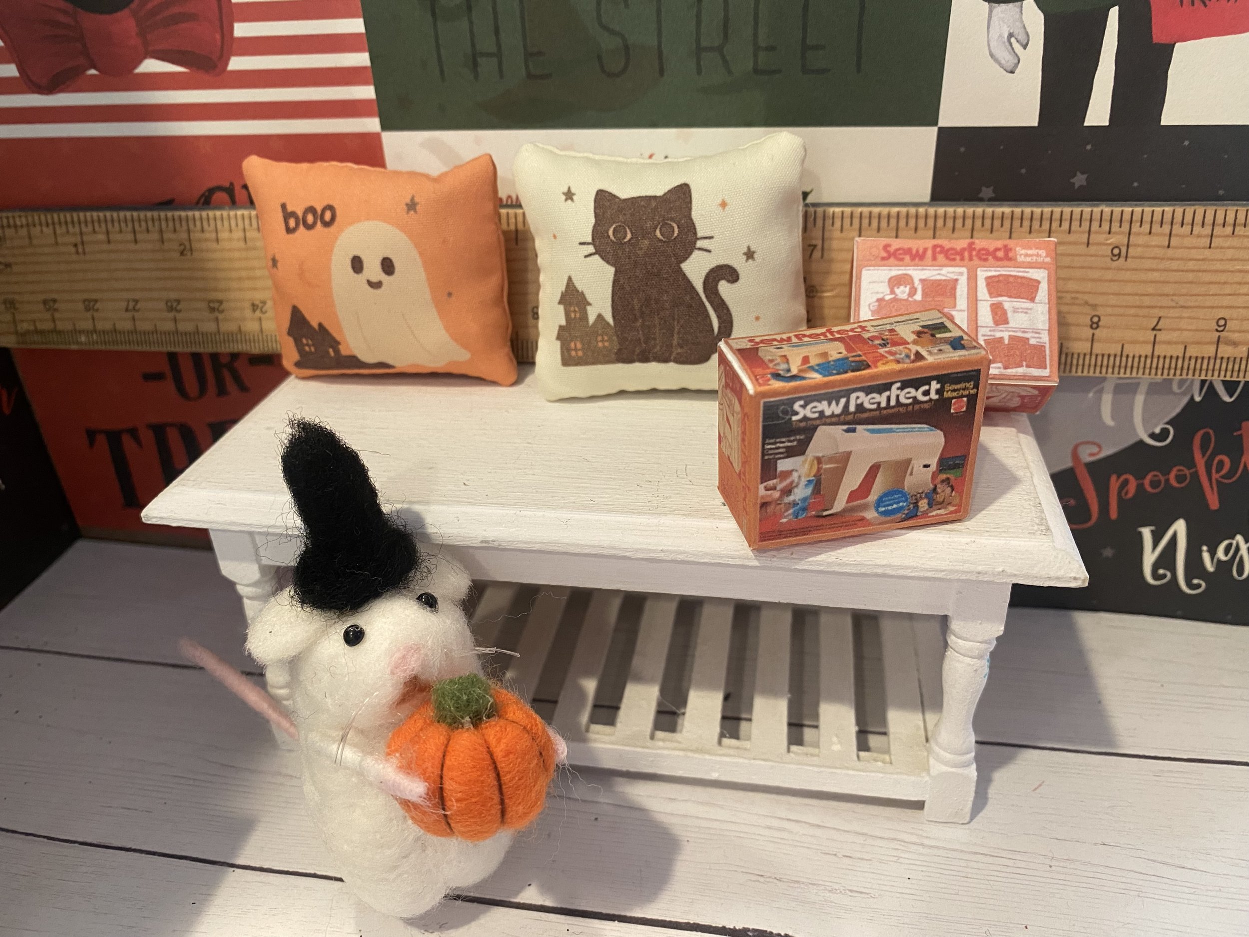 Miniature Halloween Pillows, Felt Mouse, Sewing Machine Box, 1:12