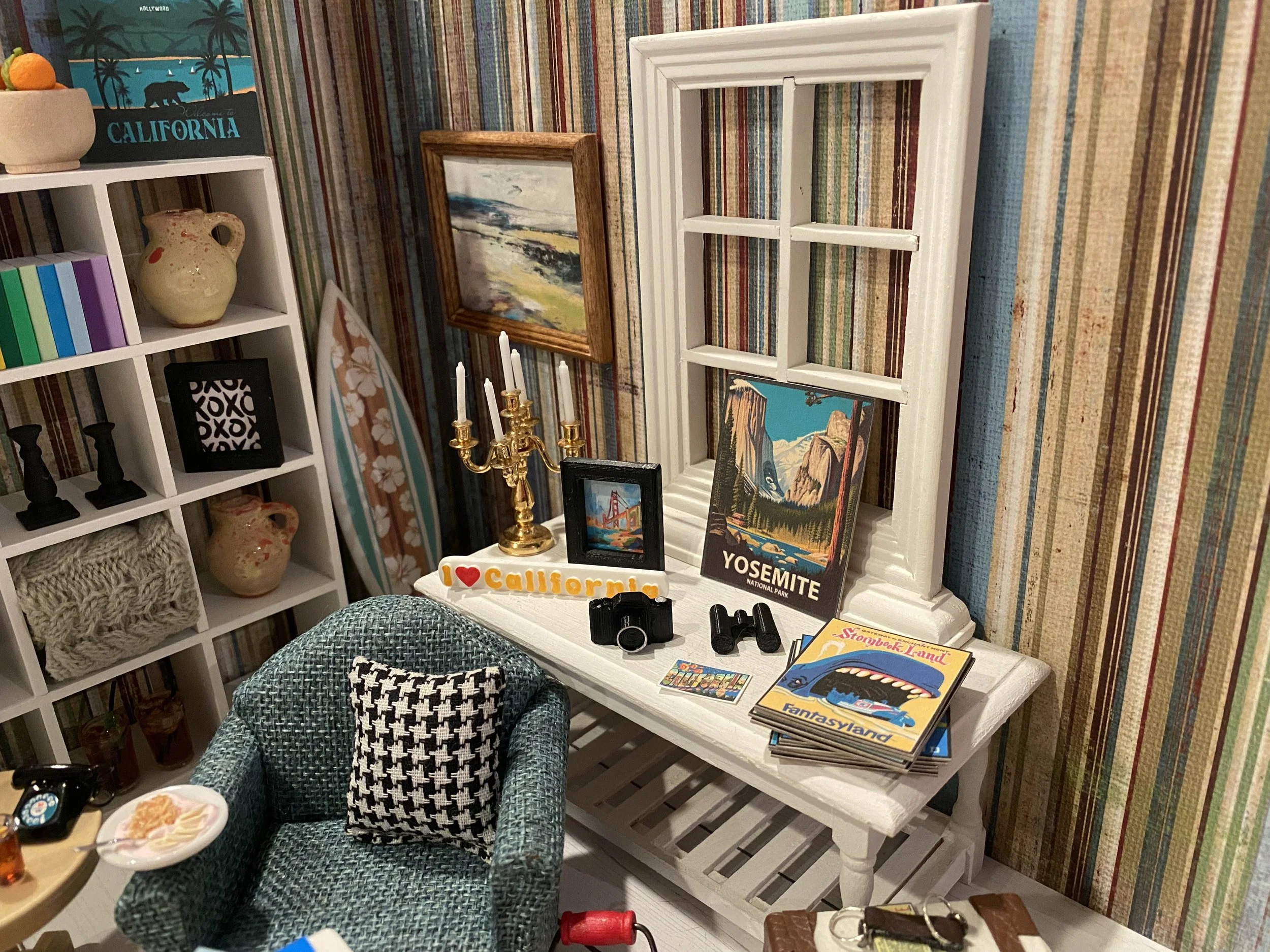 Miniature California Living, Dollhouse West Coast, Travel Accessories, 1:12