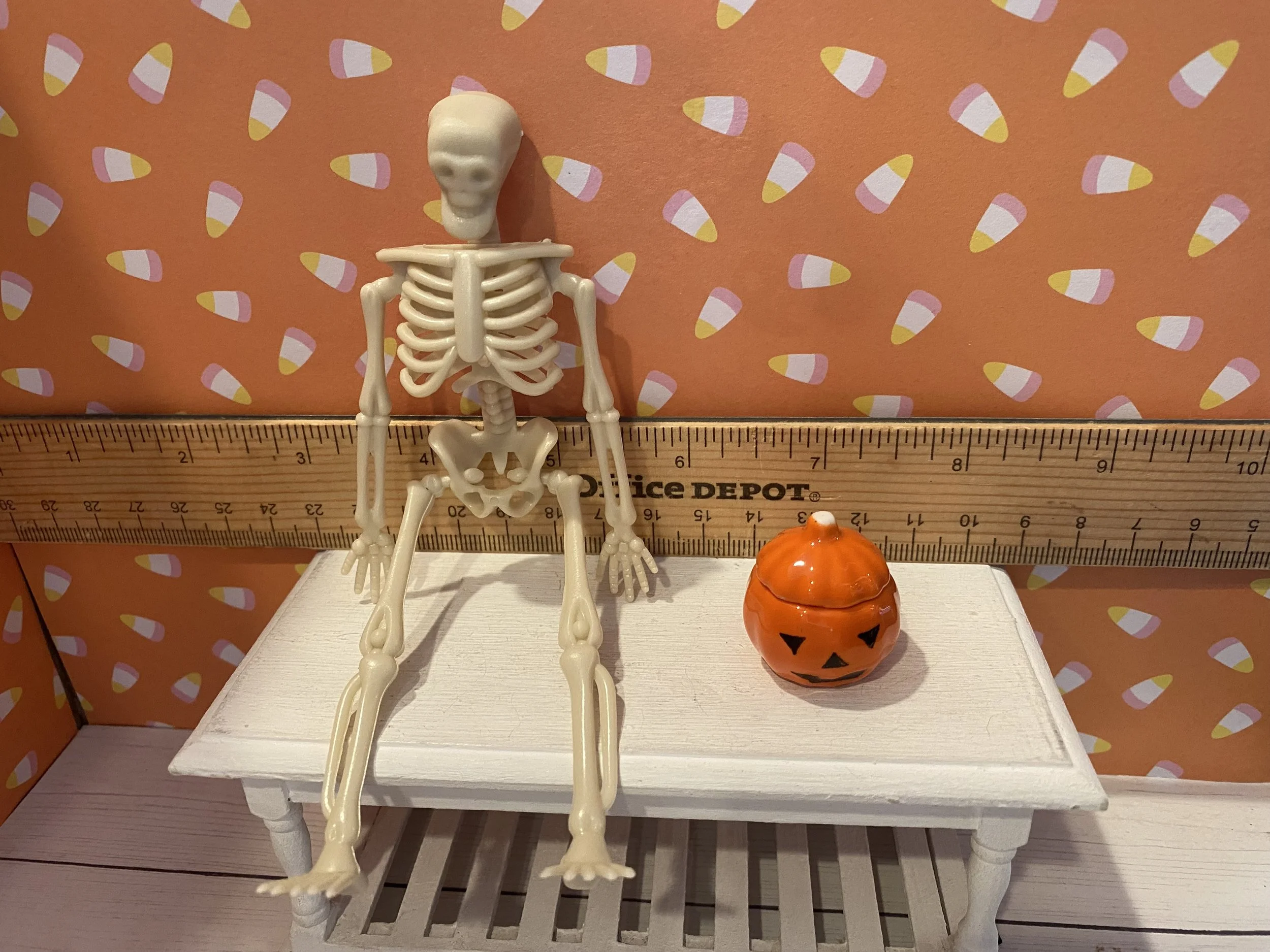 Miniature Skeleton, Pumpkin Cookie Jar, 1:12