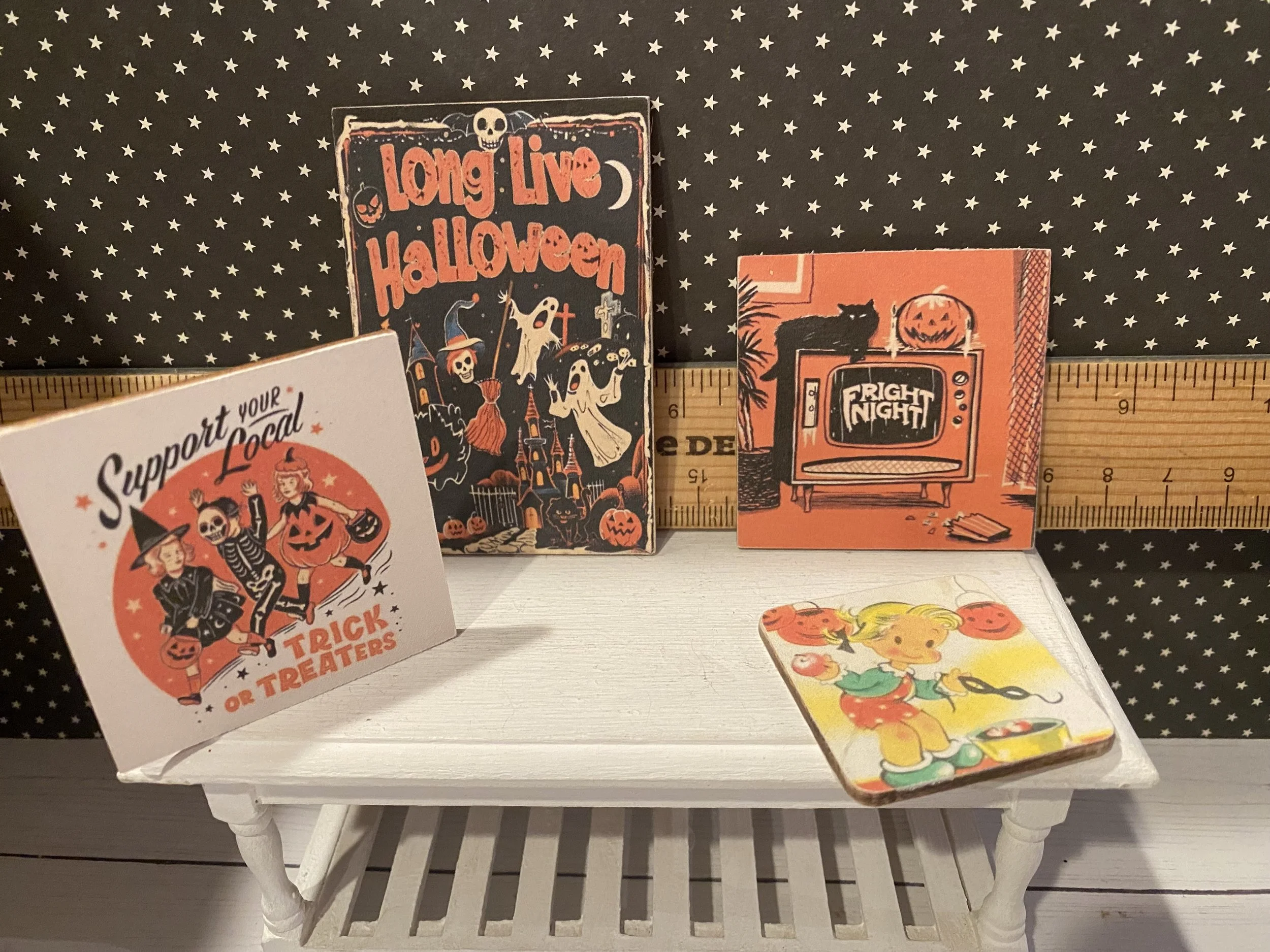 Miniature Halloween Art and Signs, 1:12