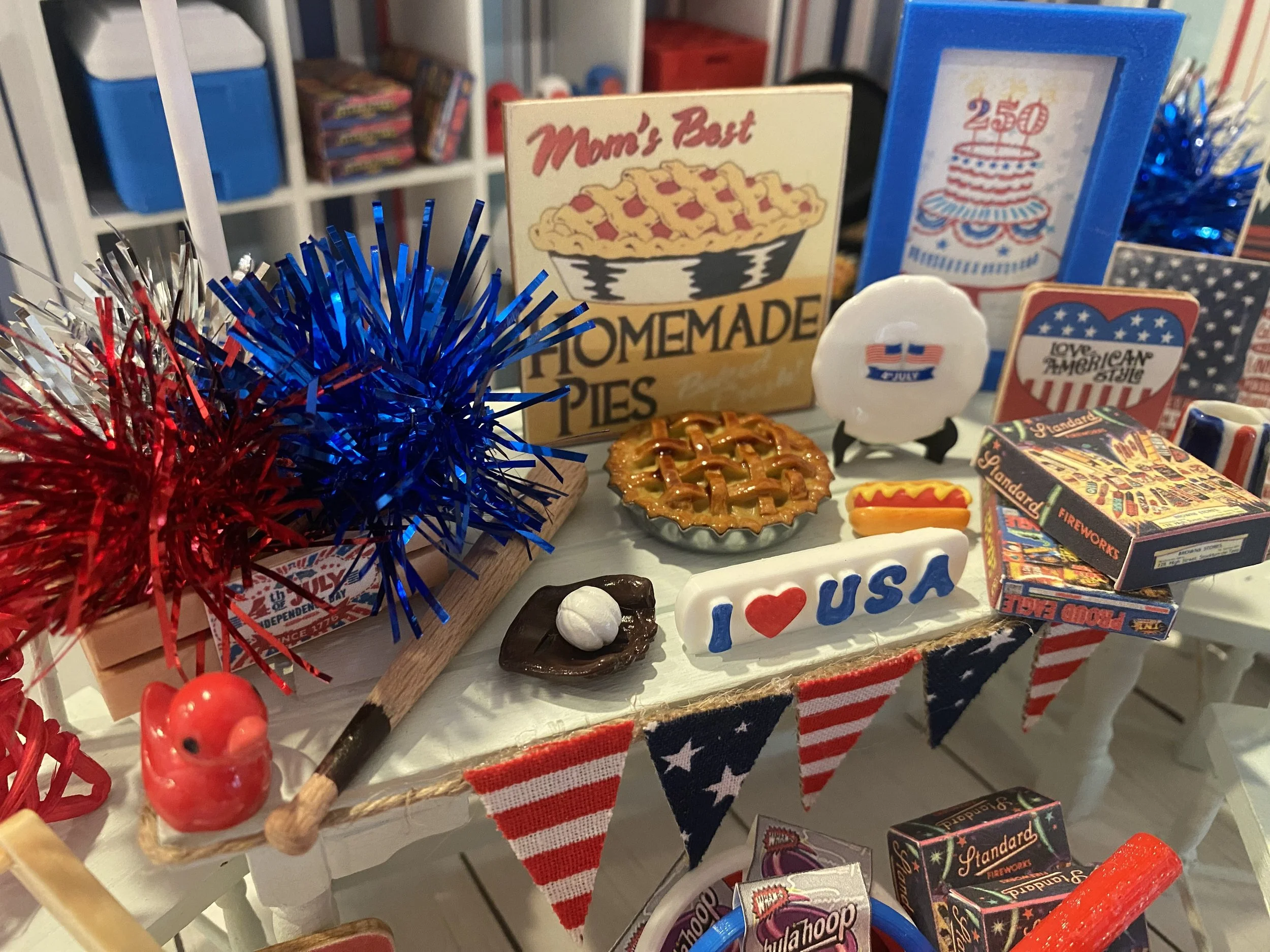 Miniature Happy 250th Birthday America, Dollhouse I Love USA Accessories, 1:12