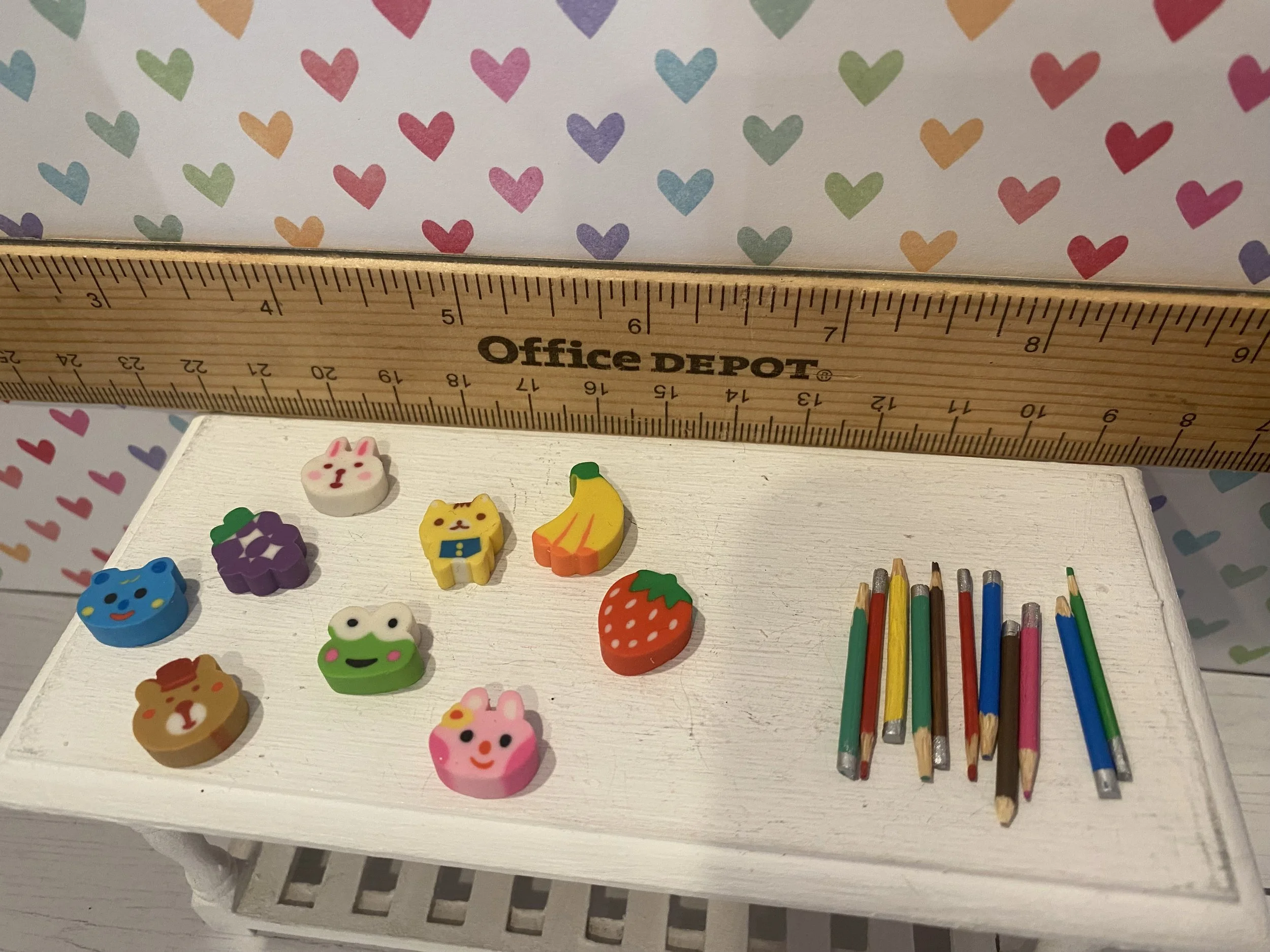 Minaiture Animal and Fruit Shapes Made from Rubber, Wood Pencils, 1:12