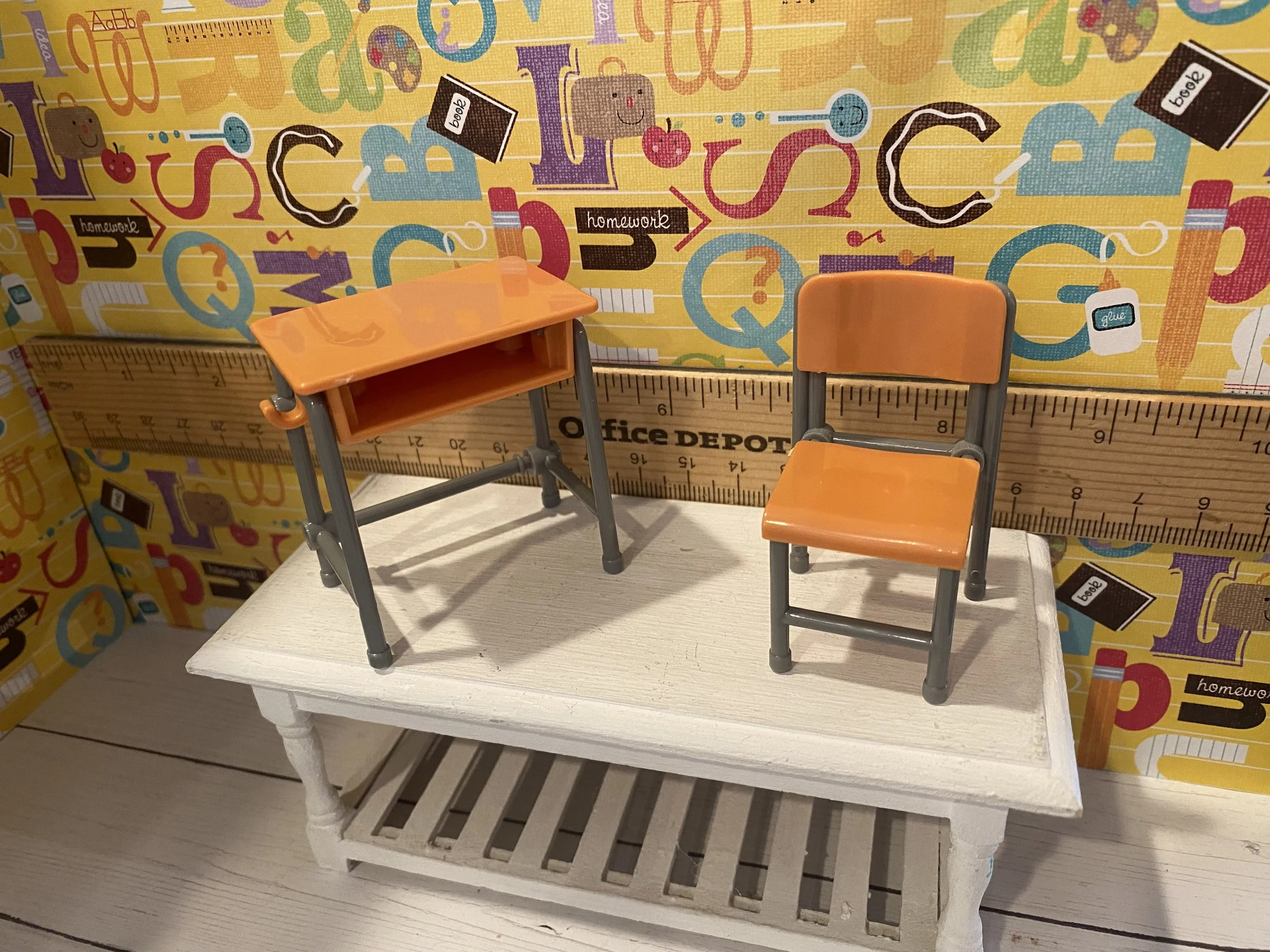 Miniature Desk w/Chair, 1:12