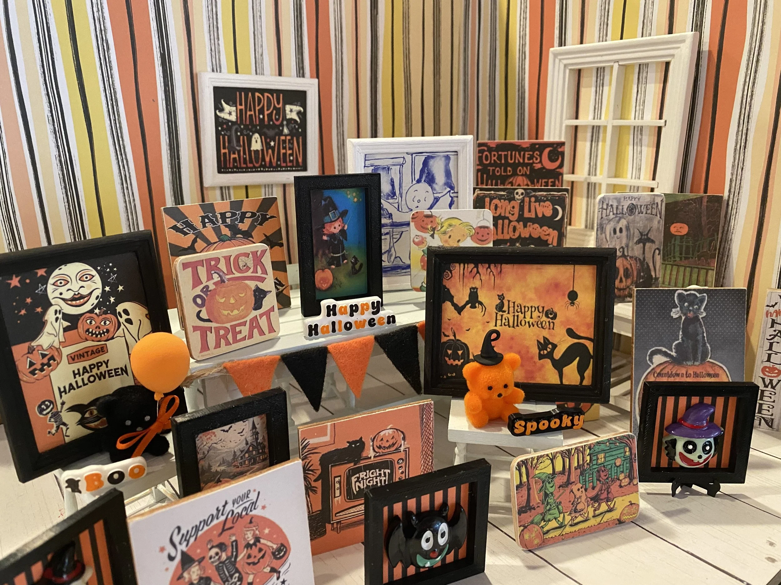 Miniature Halloween Art, Dollhouse Signs, Spooky Portraits, 1:12