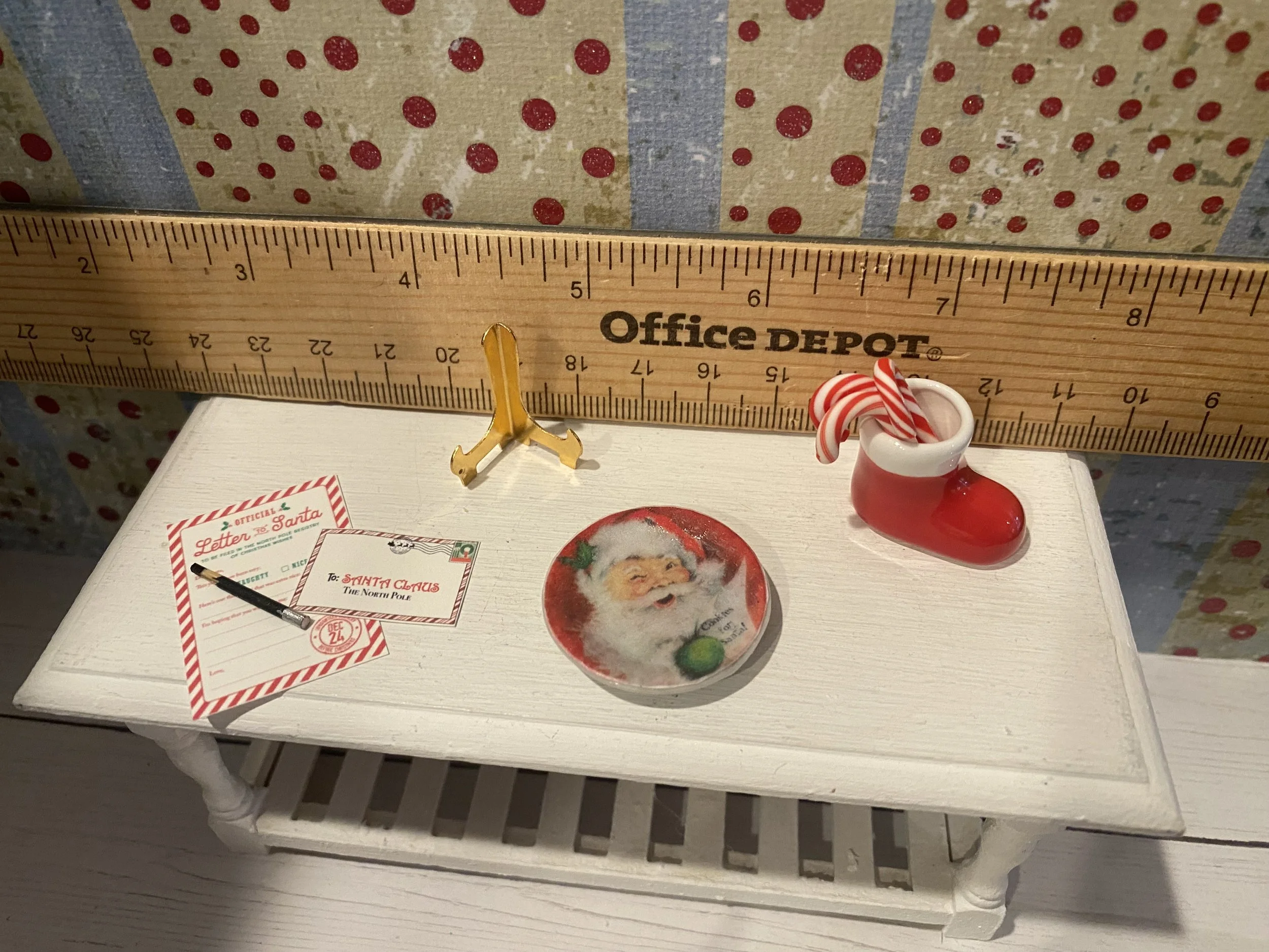 Miniature Santa Cookie Plate, Red Boot w/3 Candy Canes, Gold Plate Hanger, 1:12